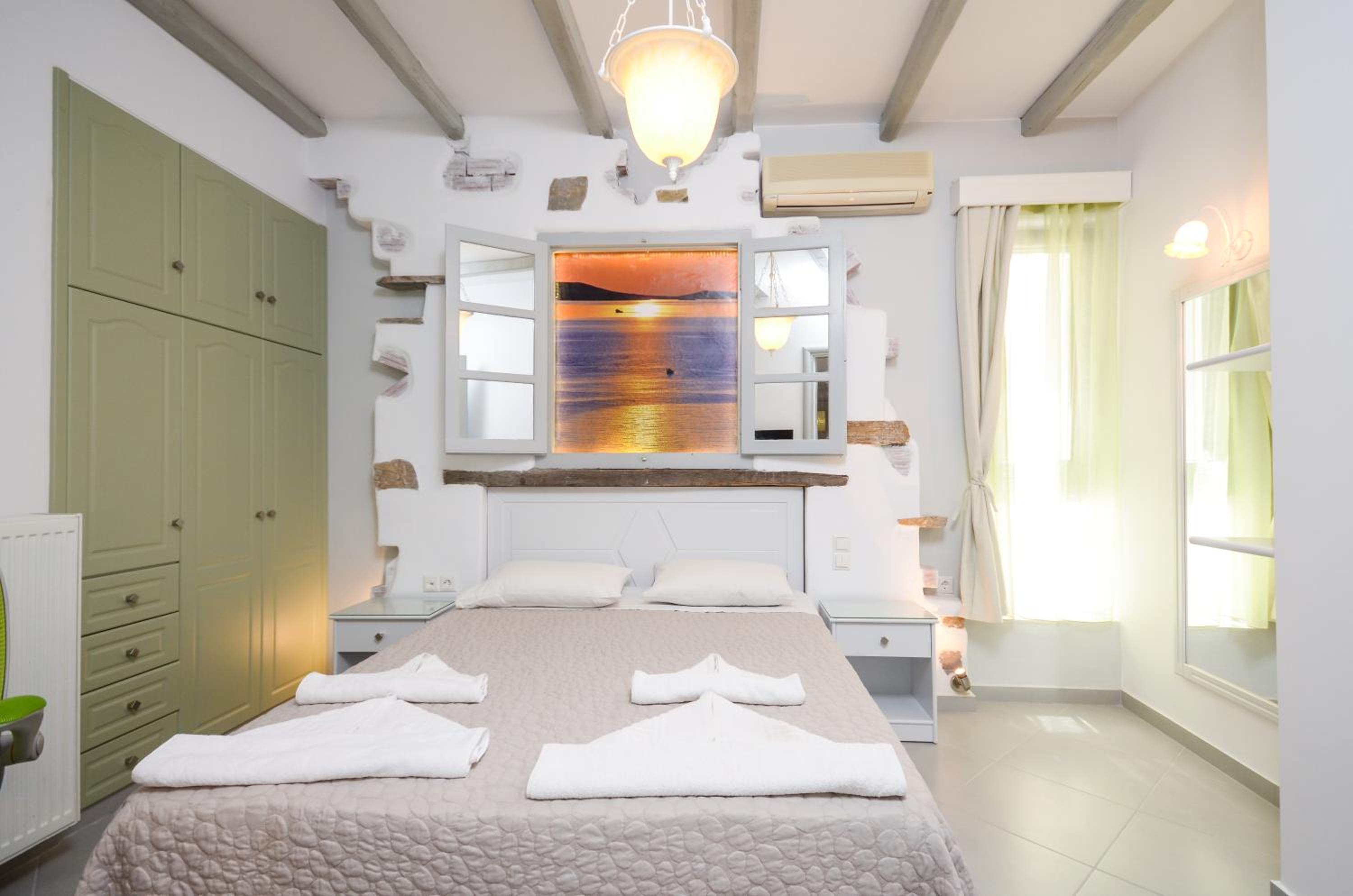 Two-Bedroom Suite photo 3