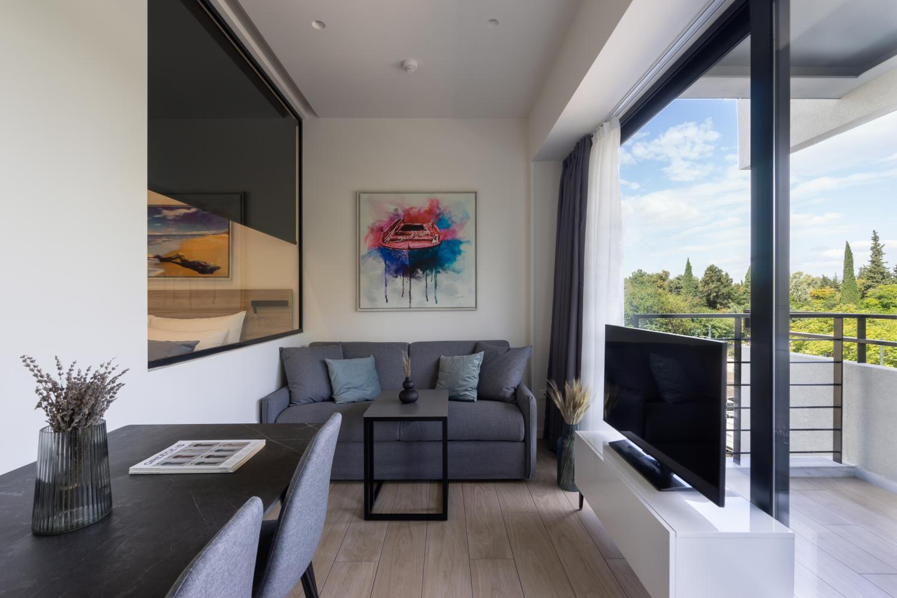 Comfort Apartment with Balcony photo 3