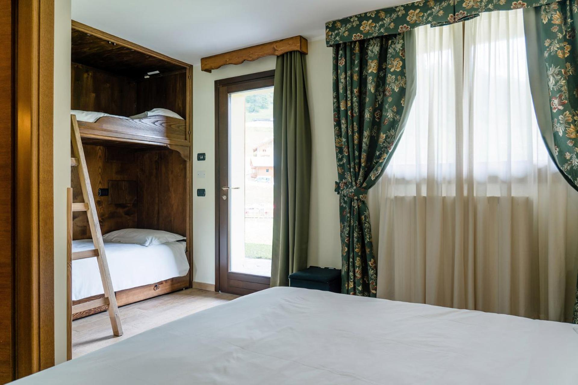 Double Room with Mountain View
