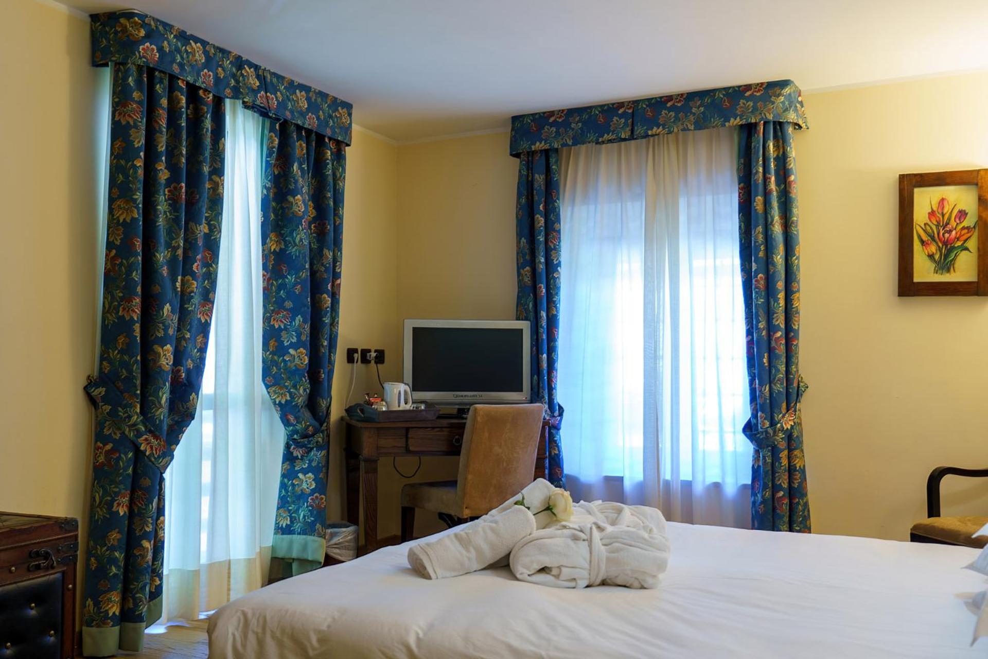 Premium Double or Twin Room photo 3