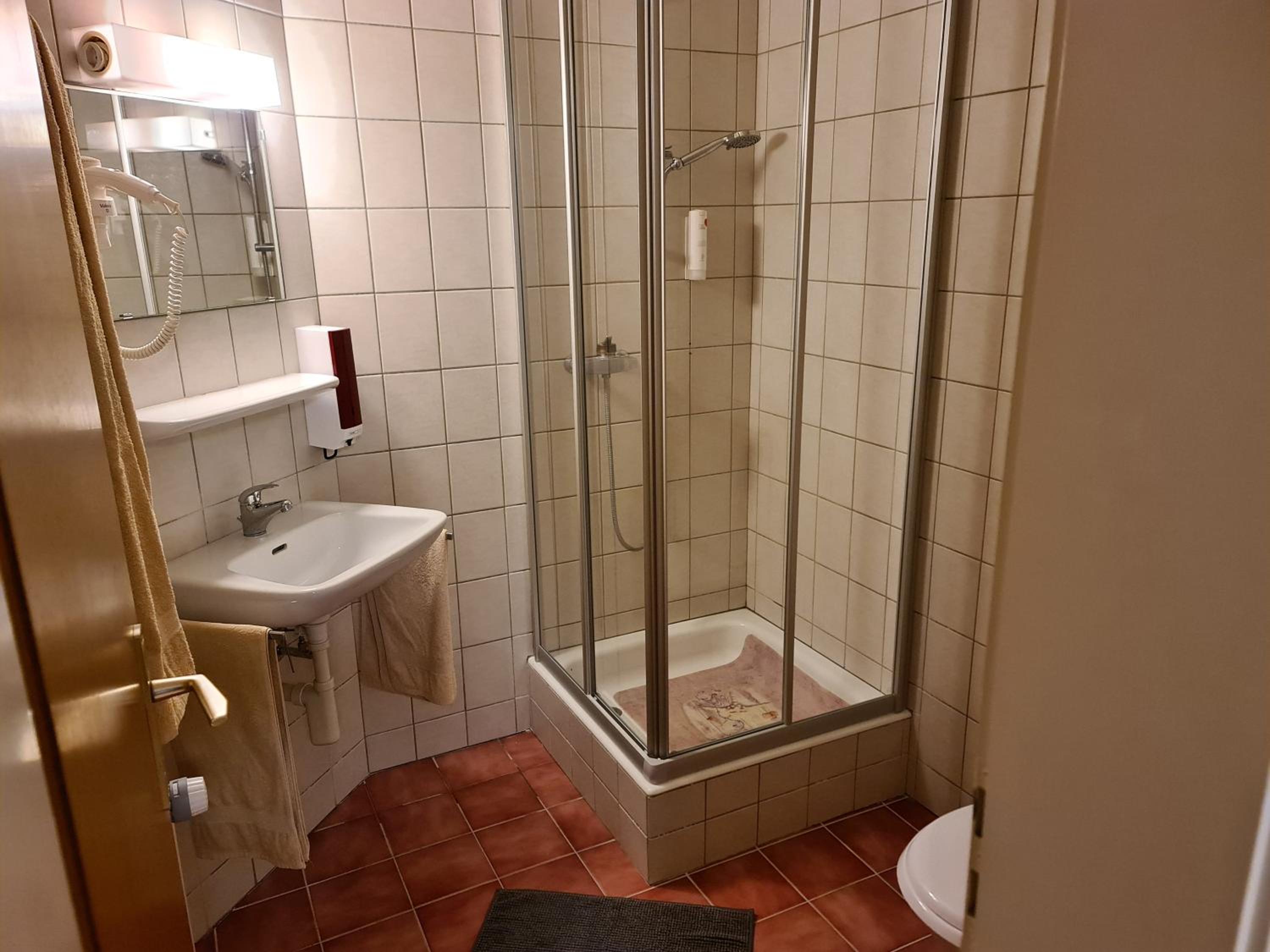 Deluxe King Room - Photo 2