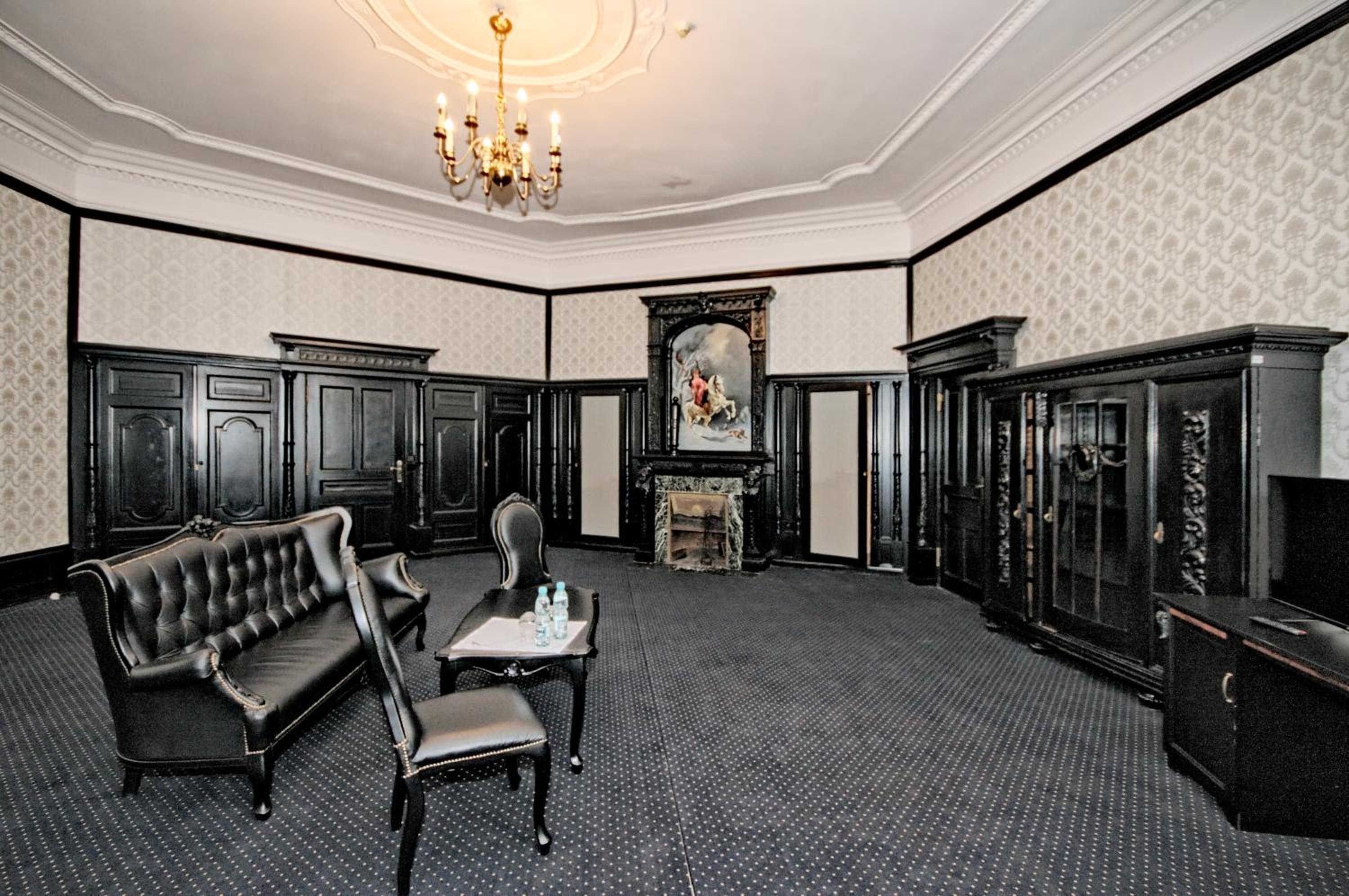 Apartment photo 2