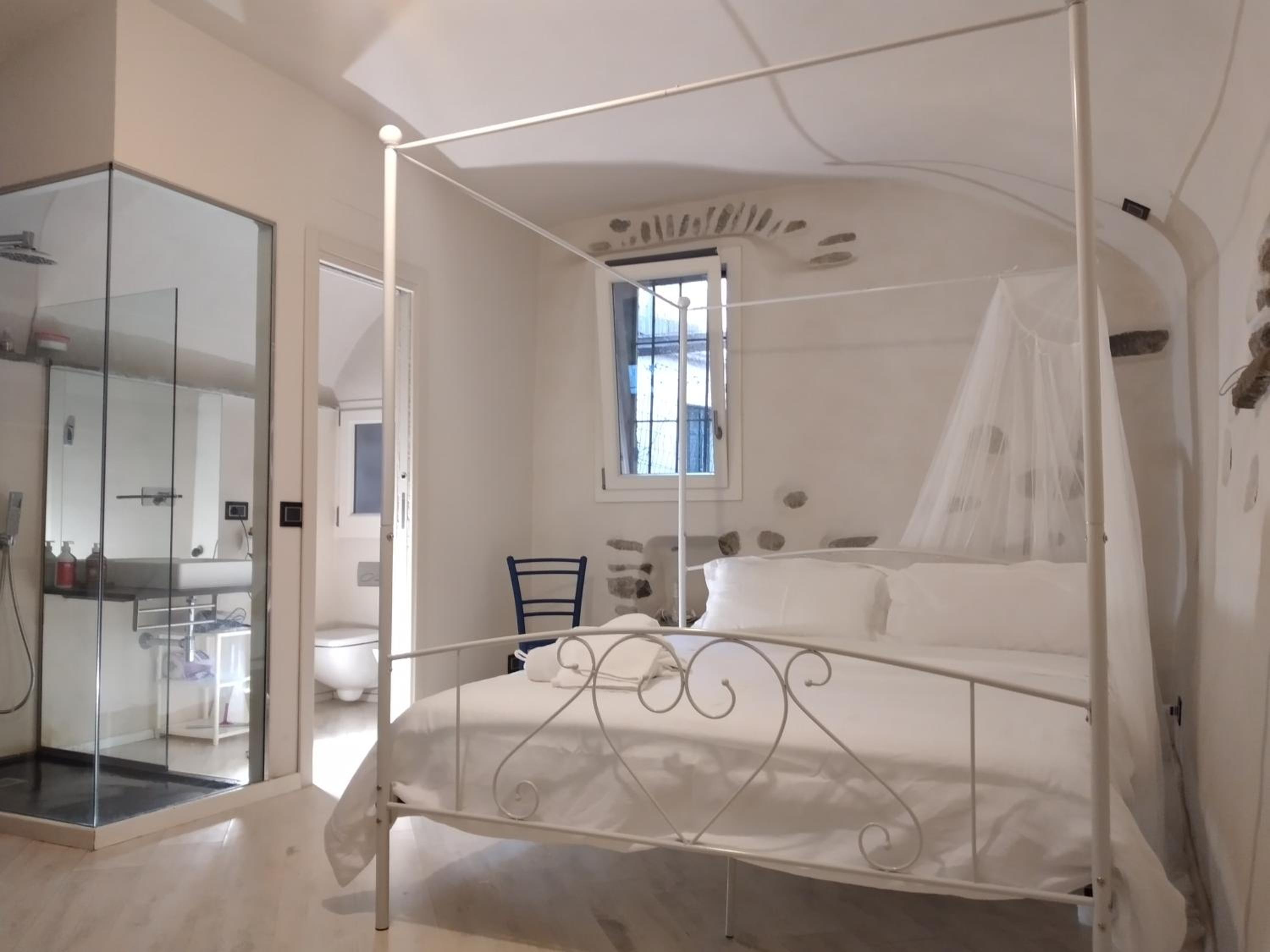 One-Bedroom House - Photo 1