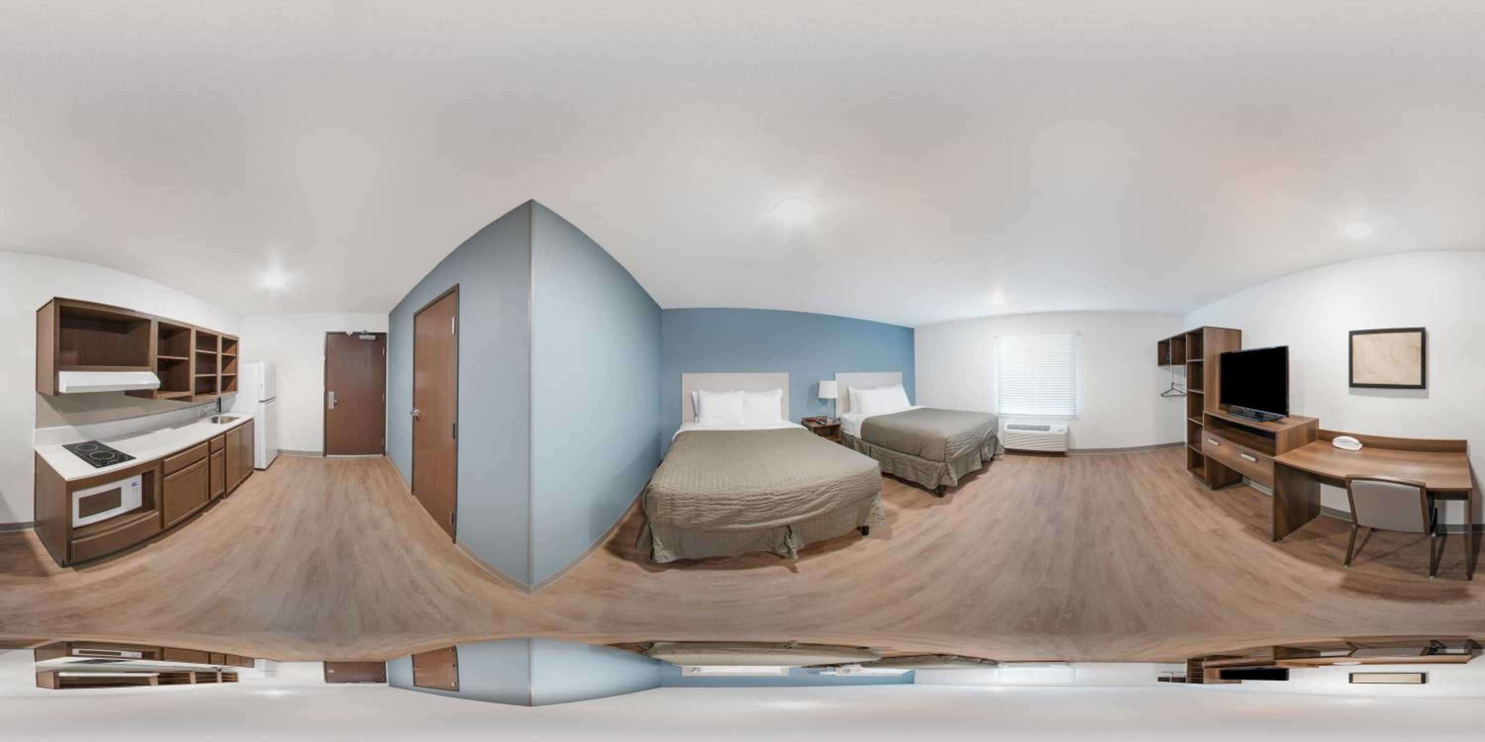 Standard Queen Room with Two Queen Beds - Non-Smoking - Photo 2