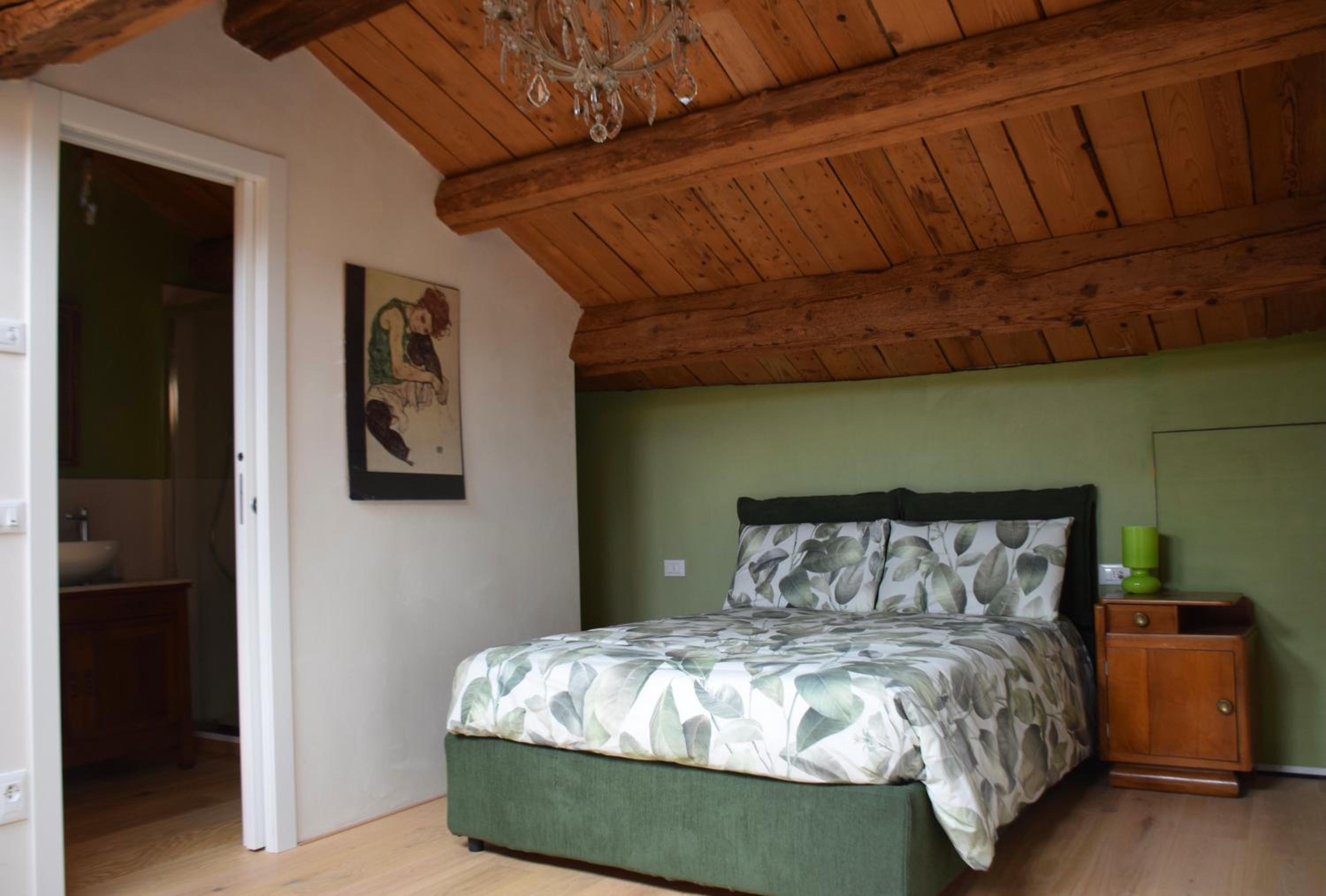 Double Room with Private Bathroom - Photo 2