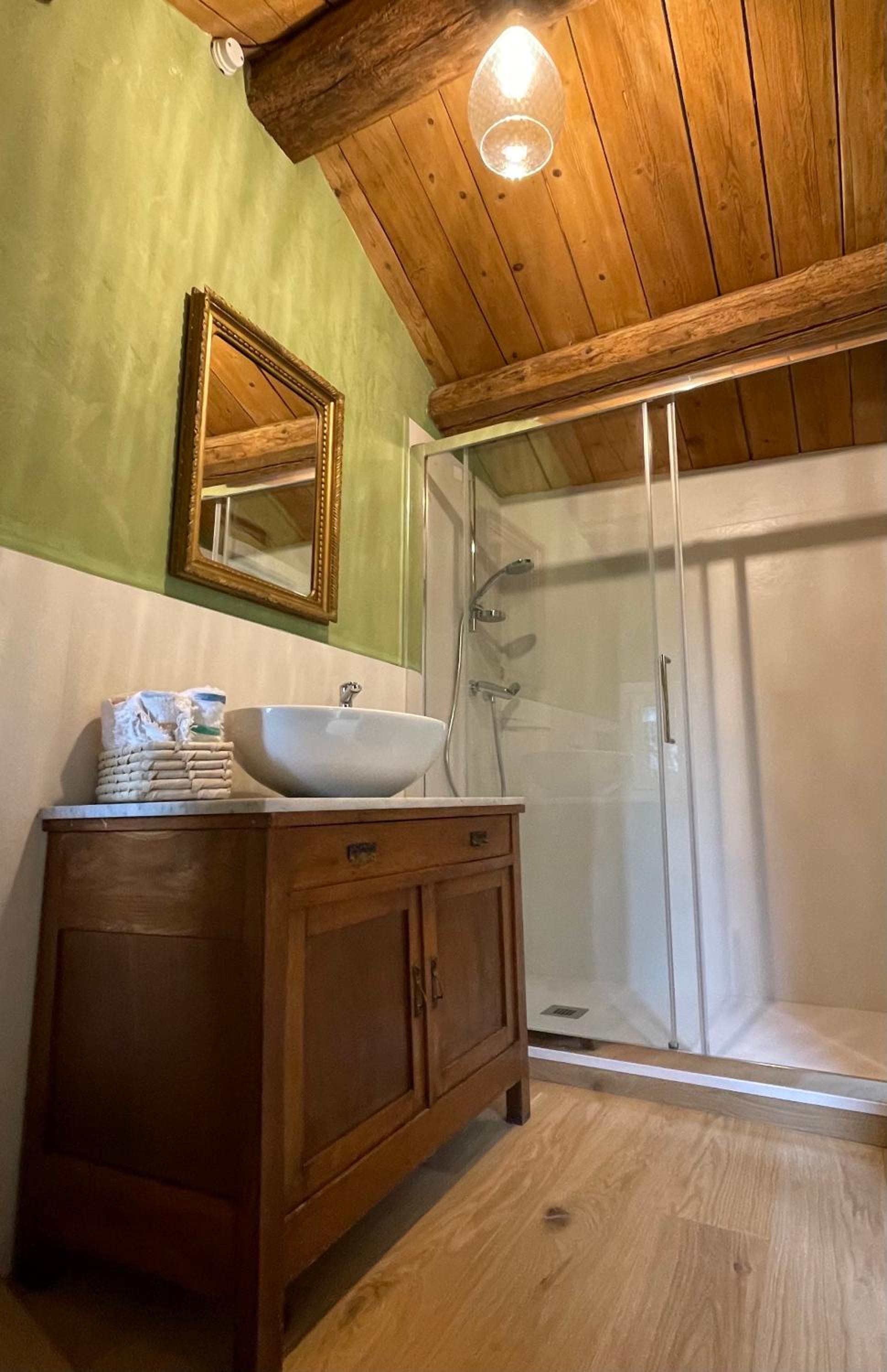 Double Room with Private Bathroom - Photo 3