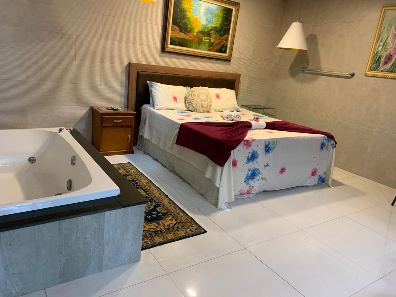 Suite with Spa Bath - Photo 1