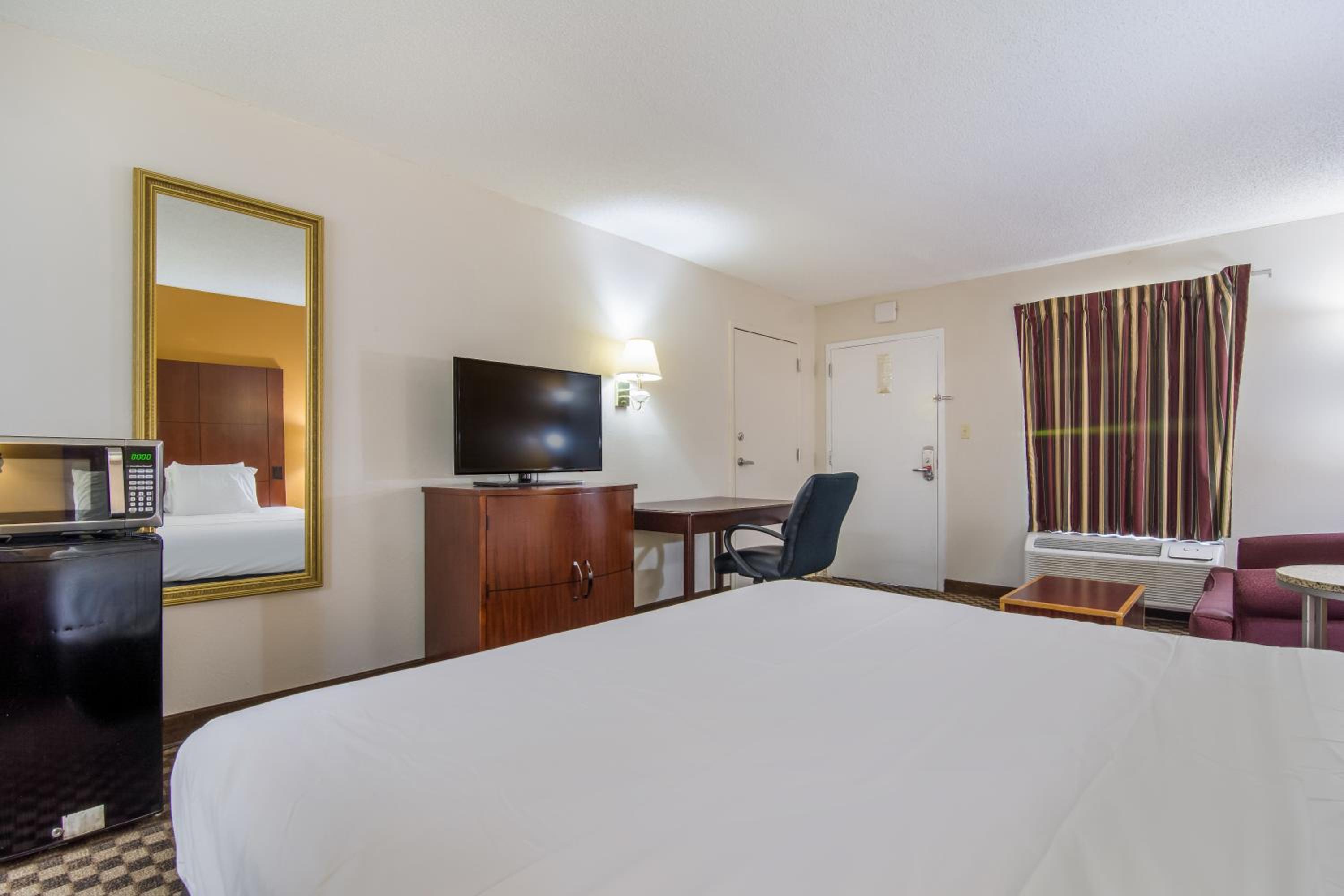 Standard King Room - Photo 2