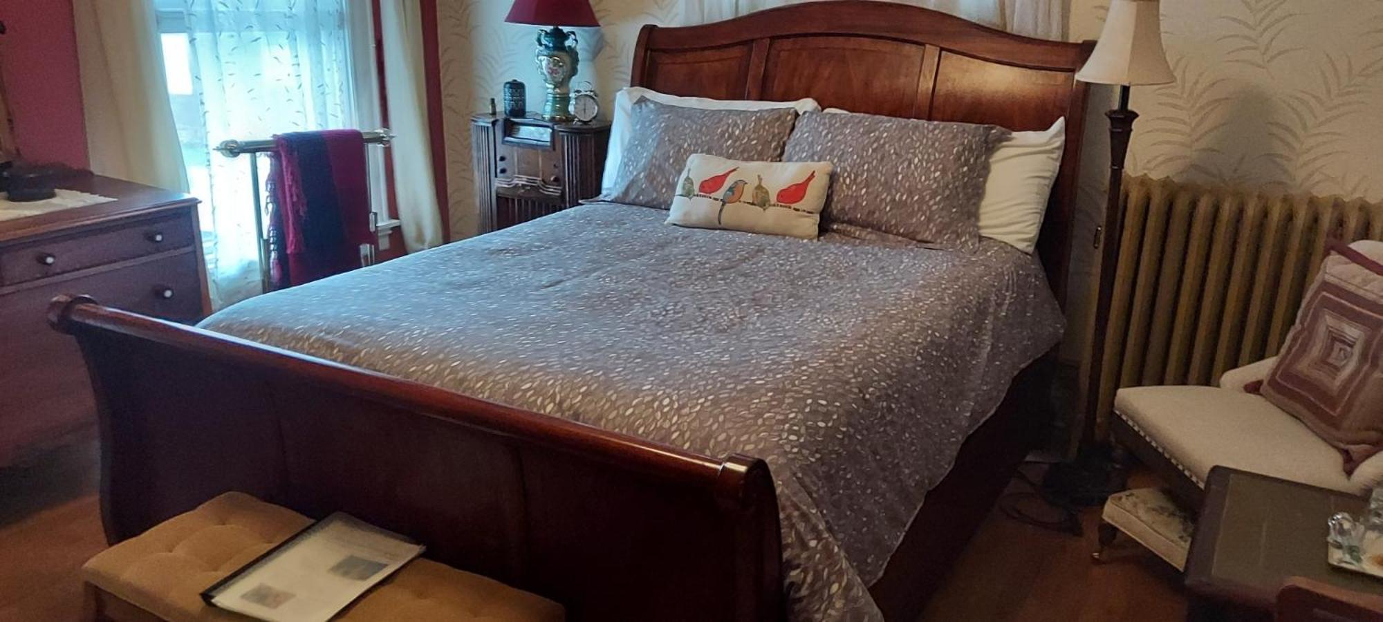 Deluxe Queen Room