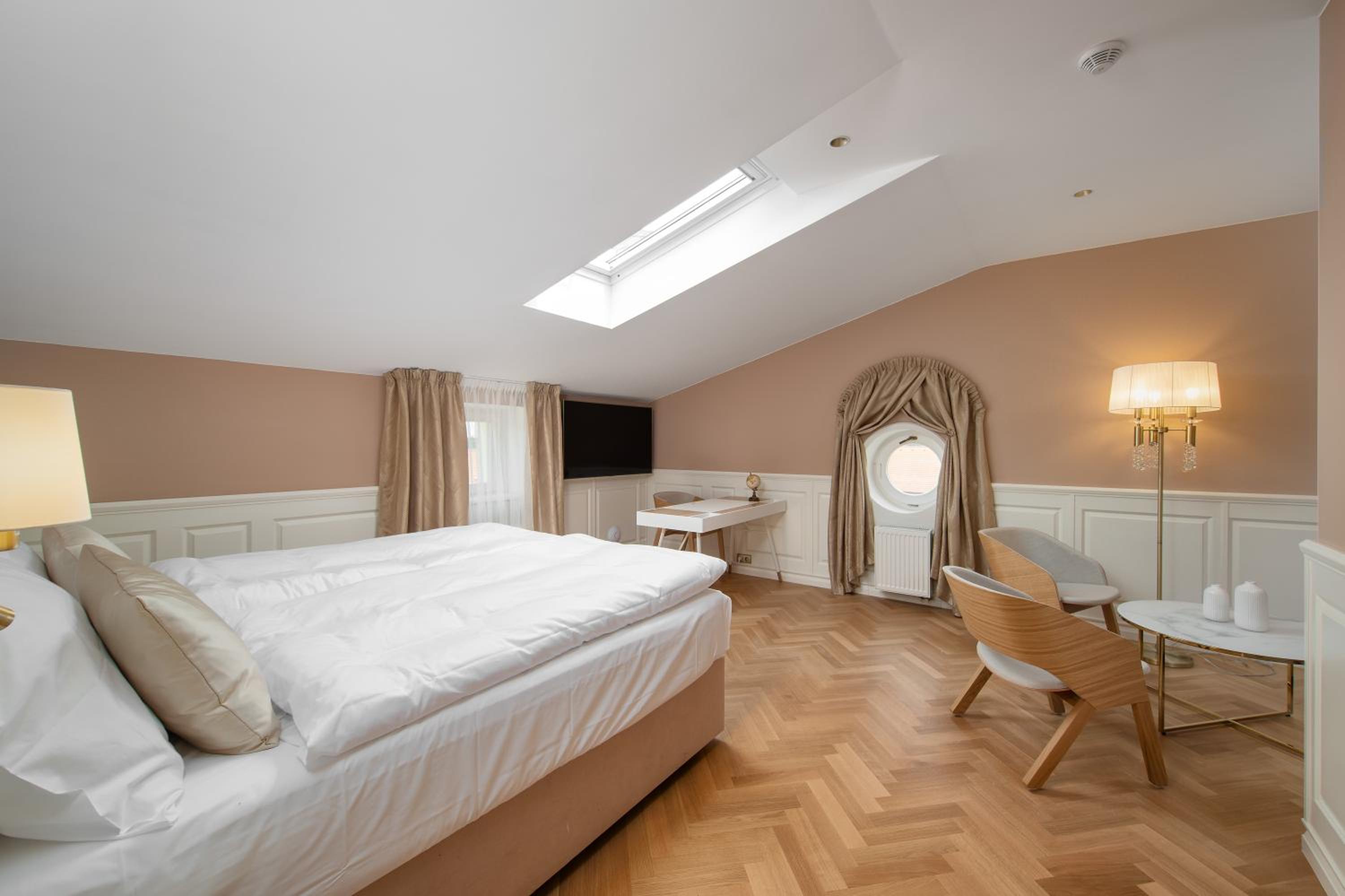 Superior Deluxe Double Or Twin Room  photo 1