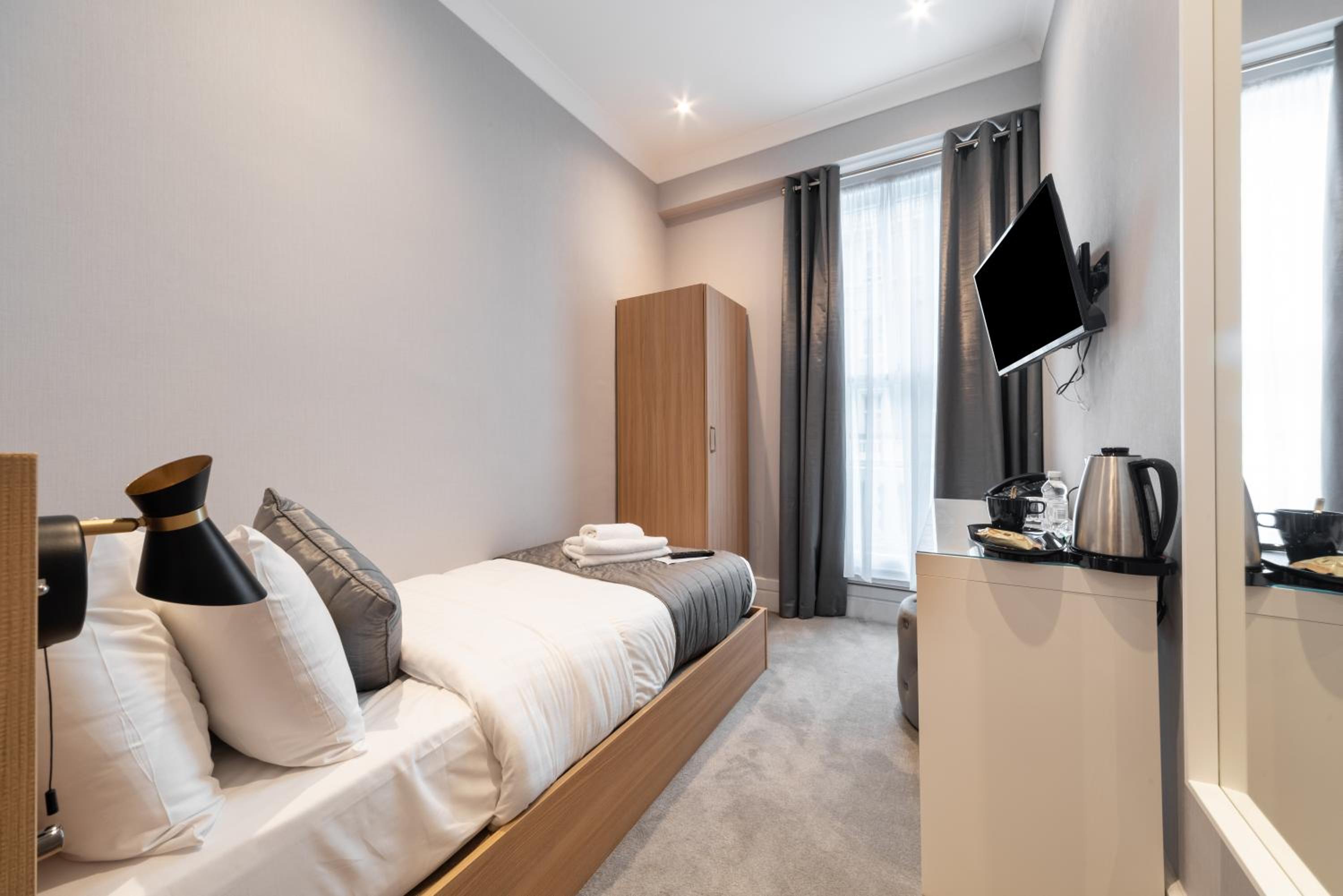 Single Room photo 2