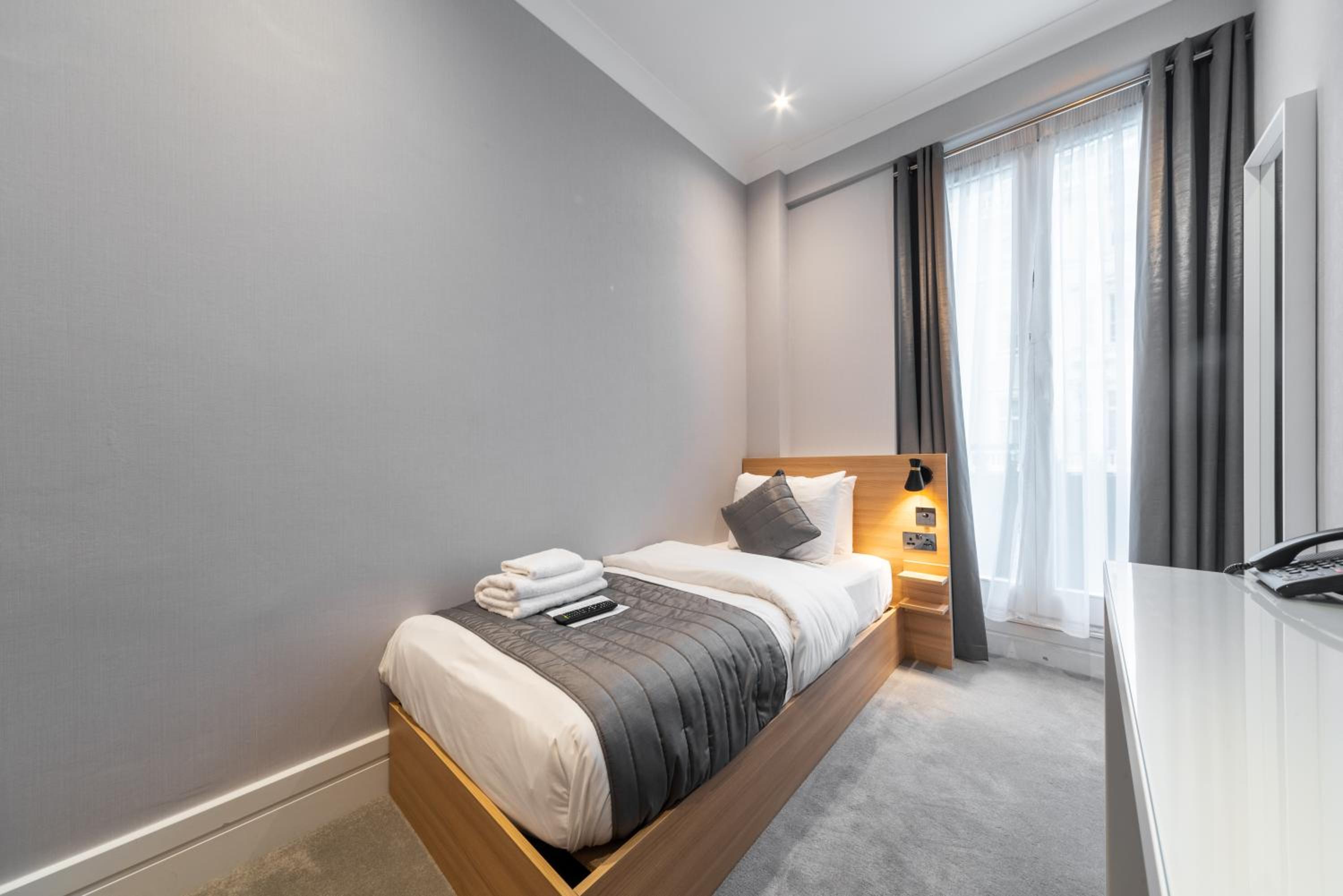 Single Room photo 3