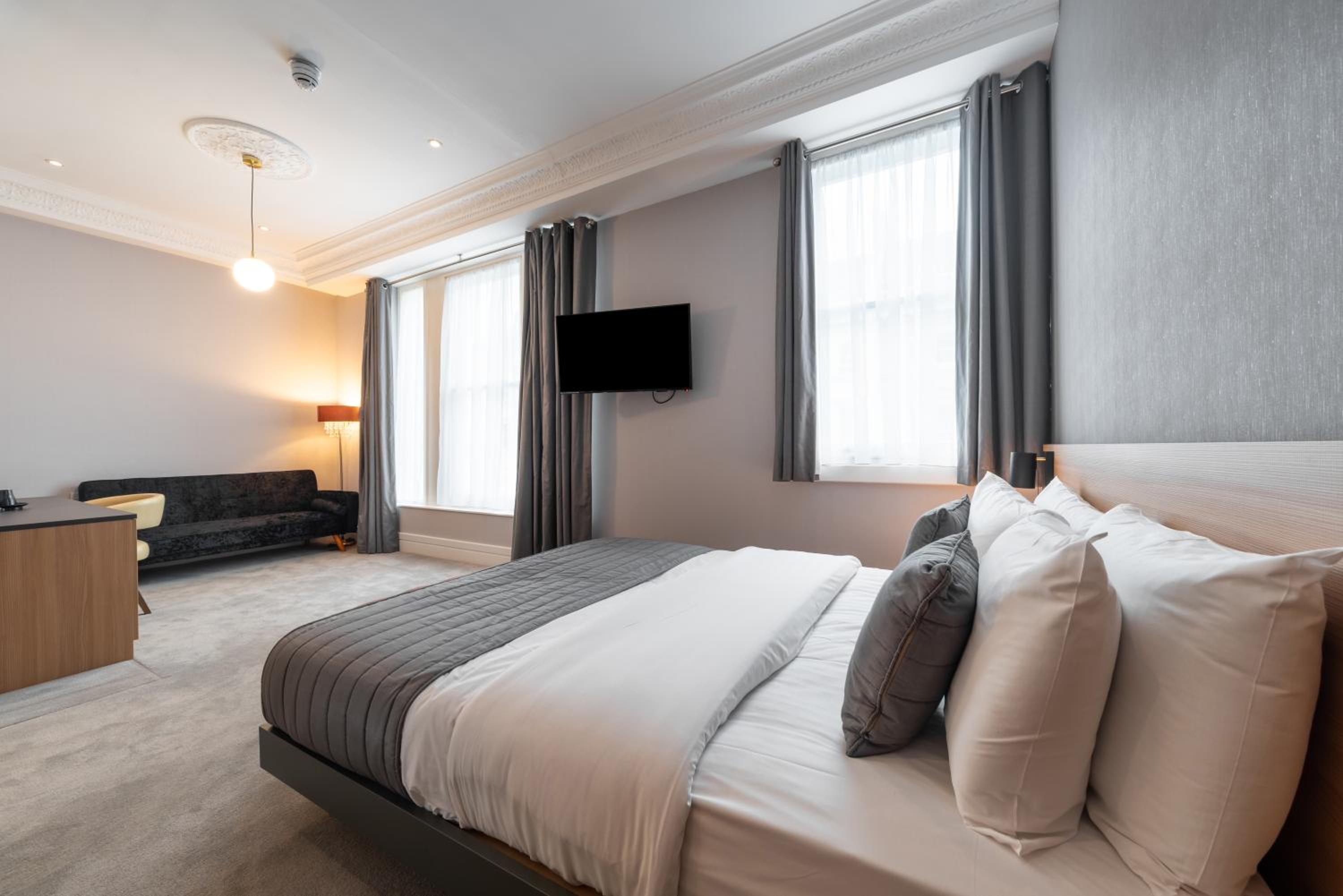 Deluxe Double Room photo 3