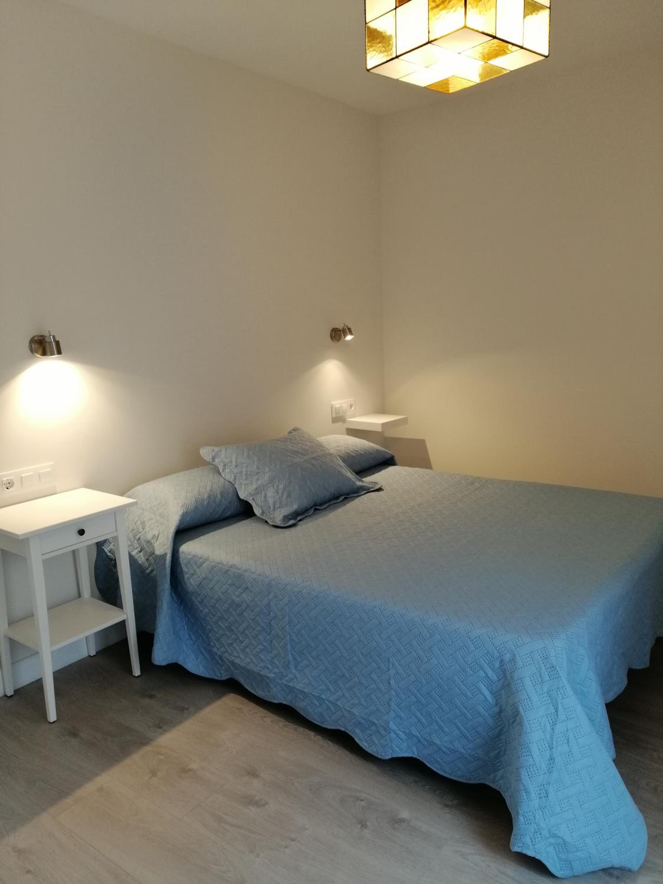 One-Bedroom Apartment - Photo 3