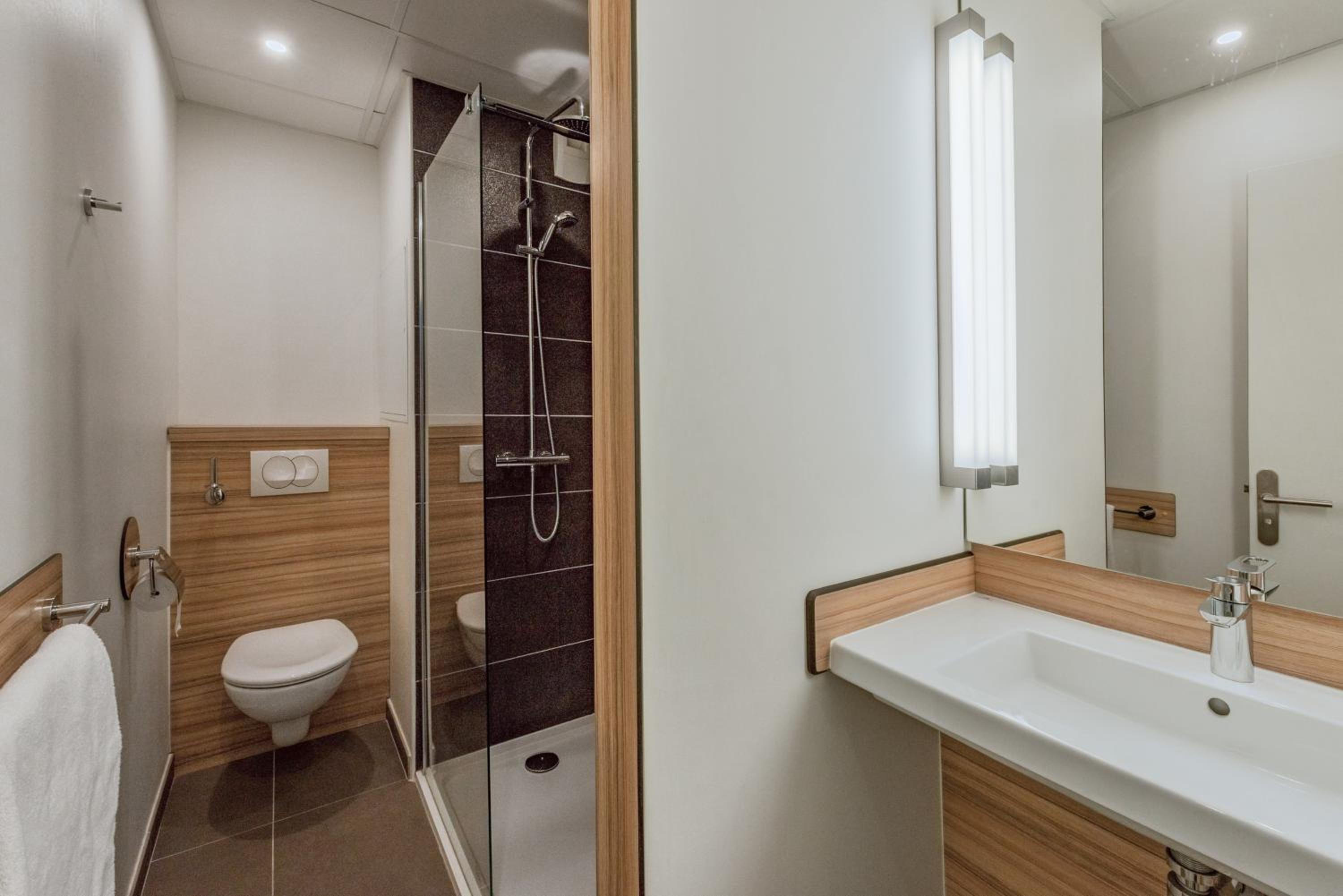 Double Room - Photo 7