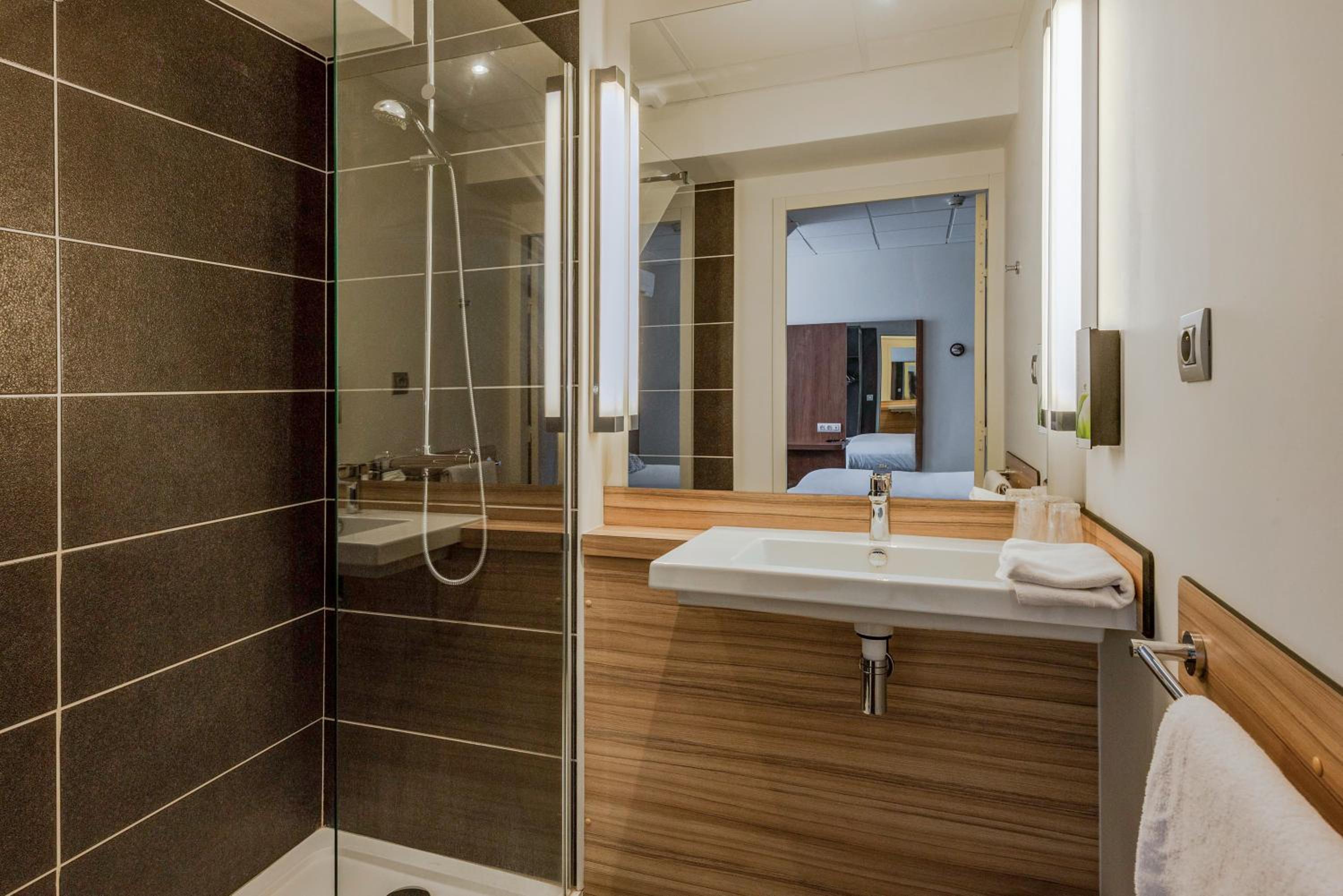 Double Room - Photo 6