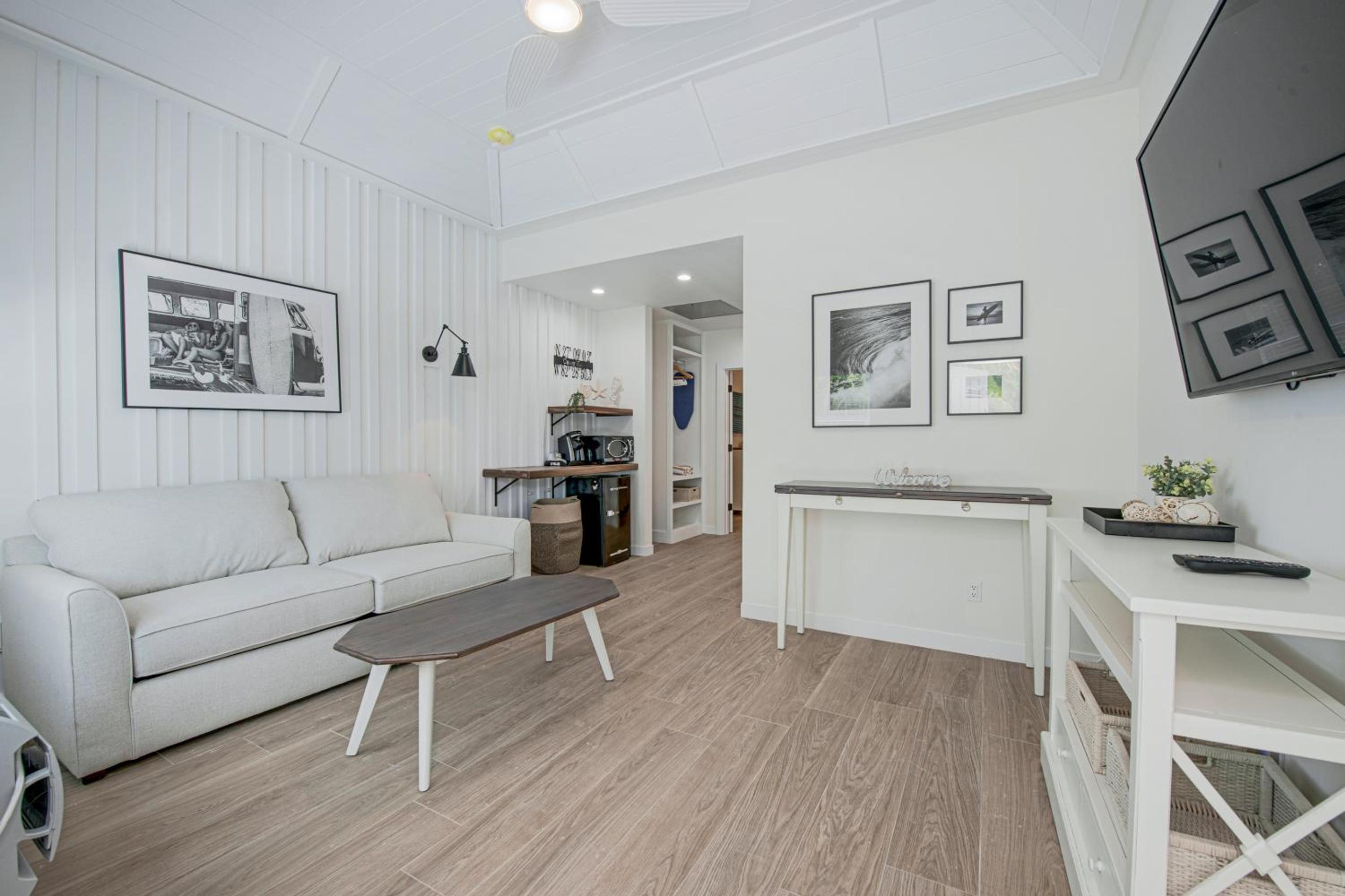 Beachfront 1 Bedroom King Suite photo 1