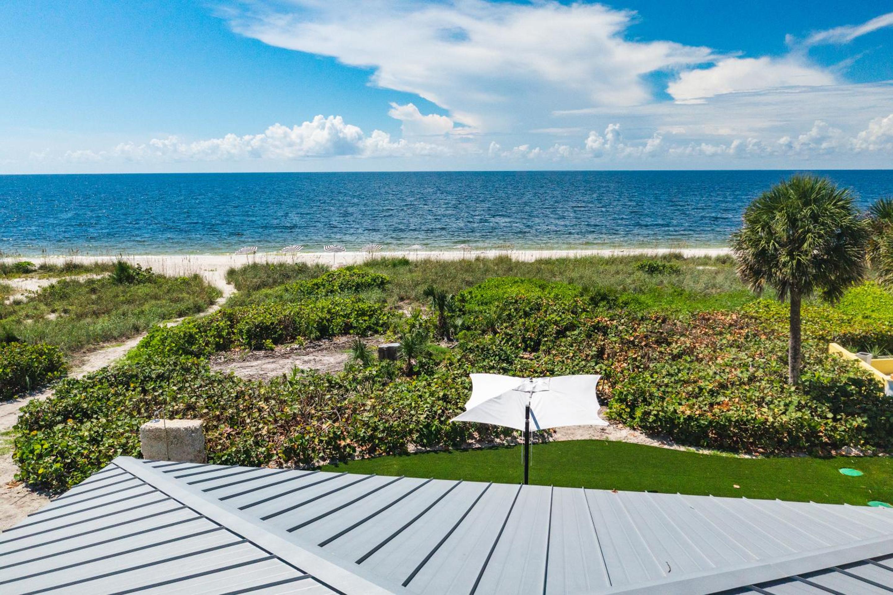 Beachfront 1 Bedroom King Suite photo 3