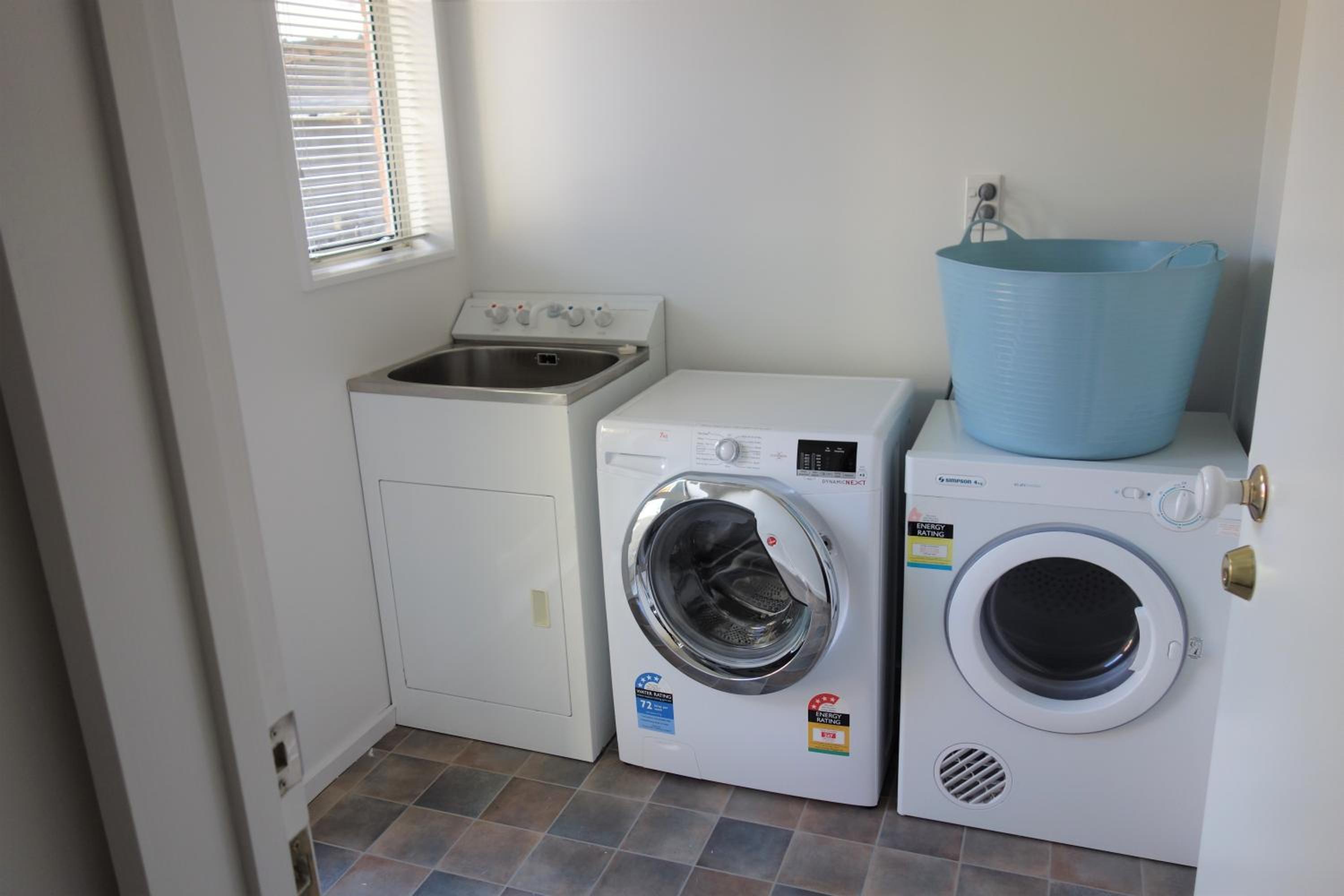 Three-Bedroom Townhouse - Photo 7