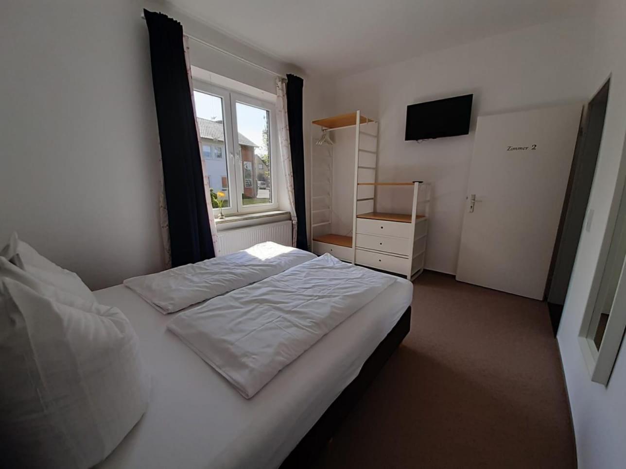 Budget Double Room photo 3
