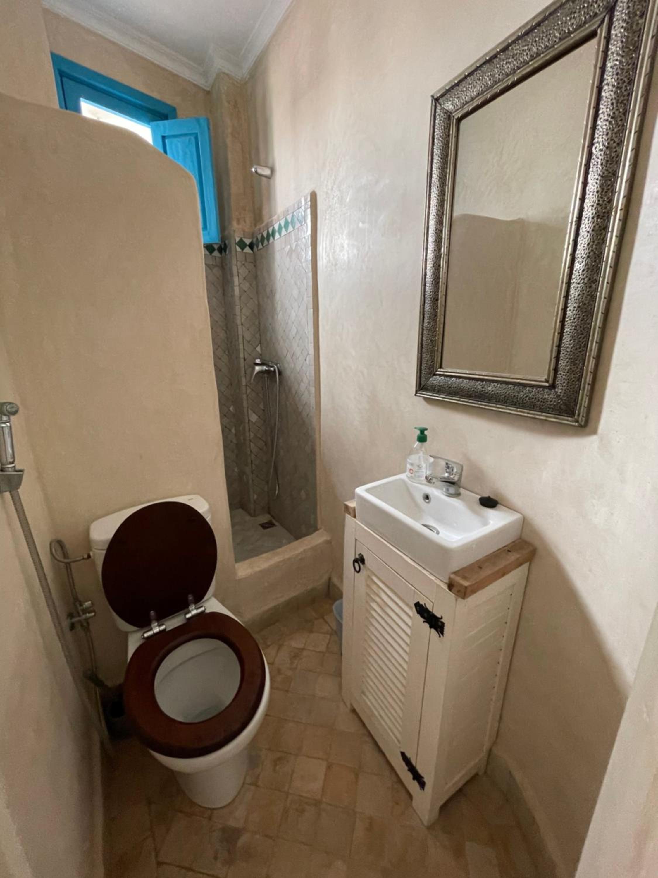 Double or Twin Room with Private Bathroom photo 2