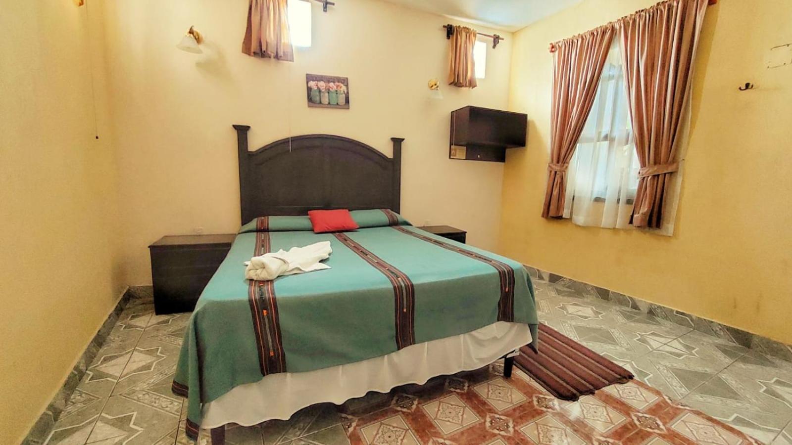 Single Room with Private Bathroom photo 1