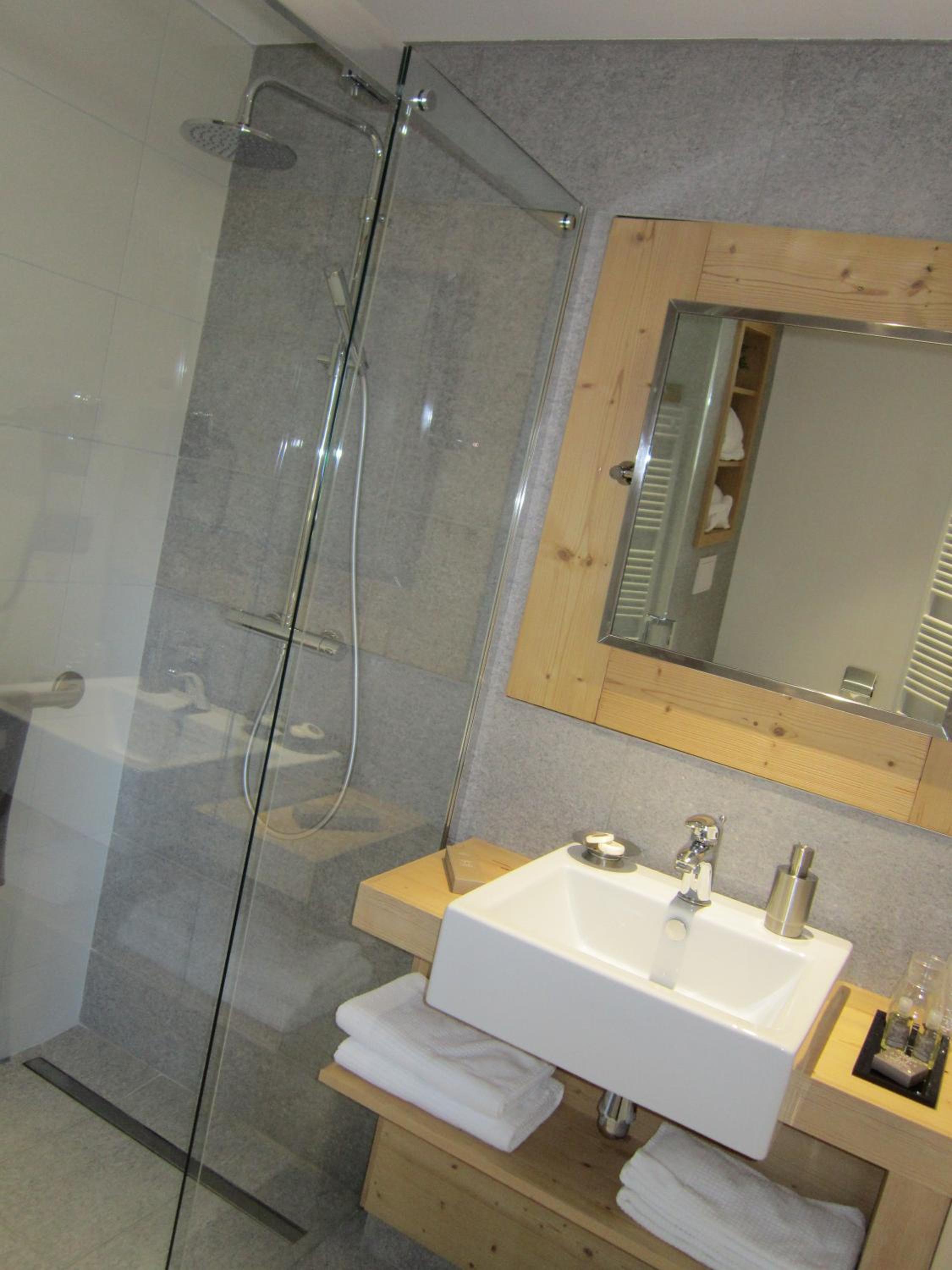 Junior Suite with Terrace - Photo 2
