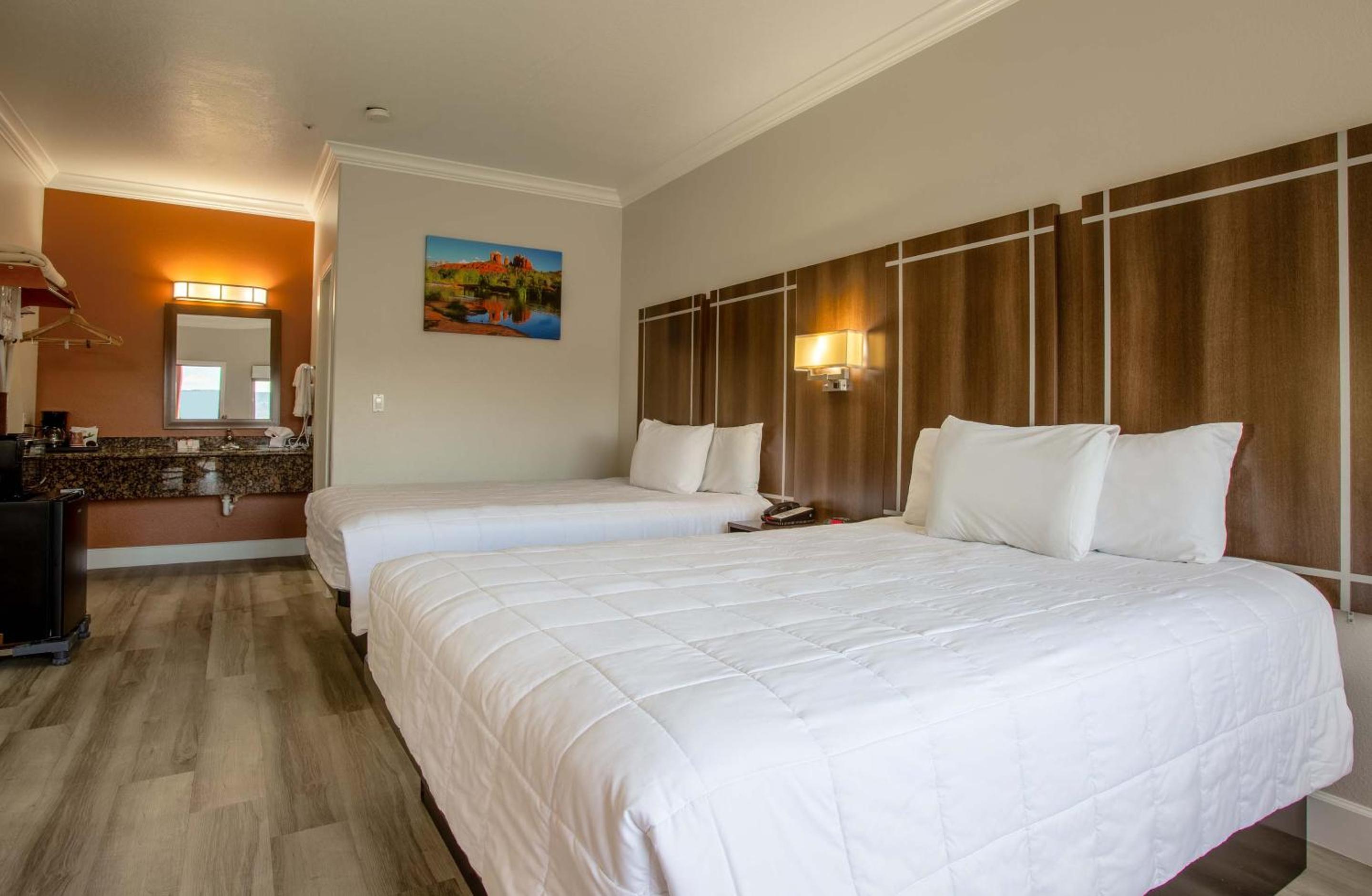 Ground Level Queens Retreat