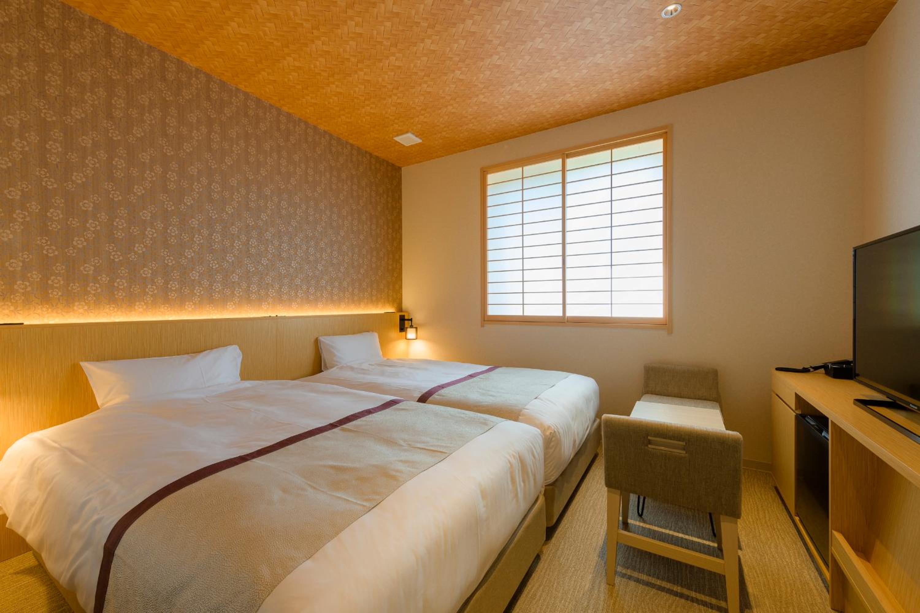 Standard Twin Room - Photo 1