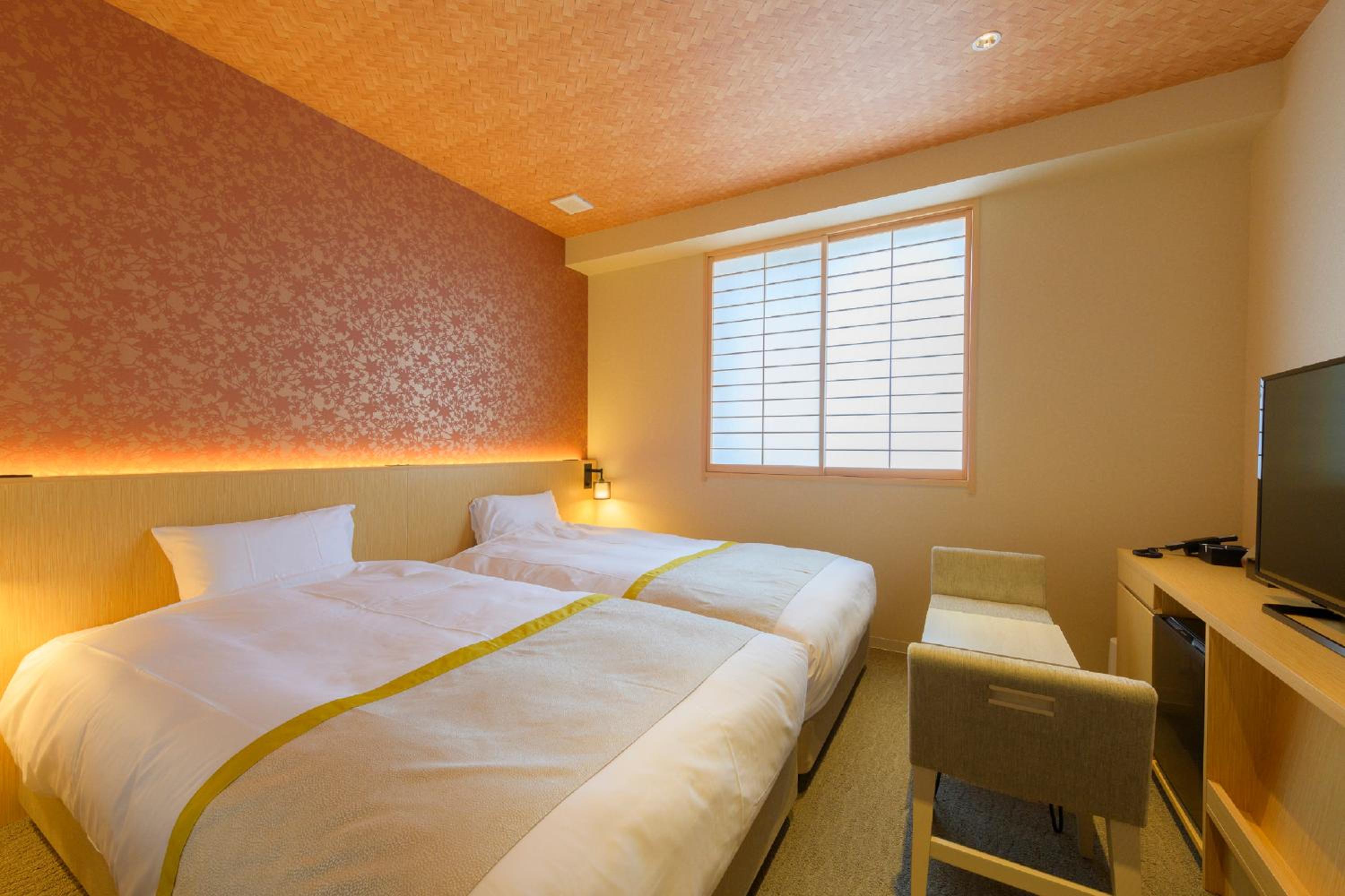 Standard Twin Room - Photo 2