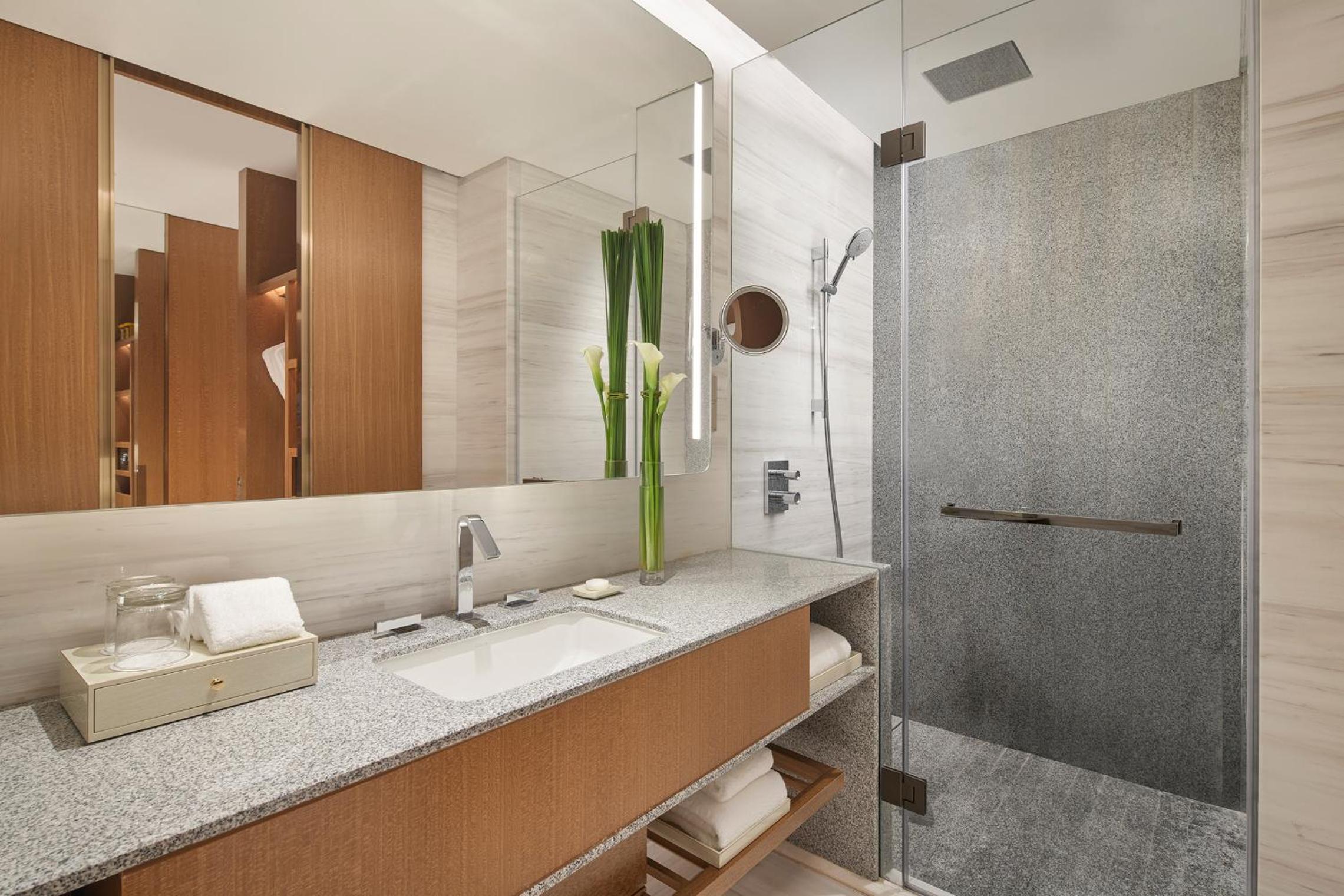 Twin Room - Club Access - Photo 3