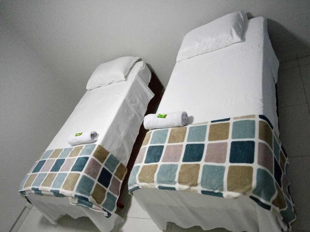 Economy Twin Room photo 2