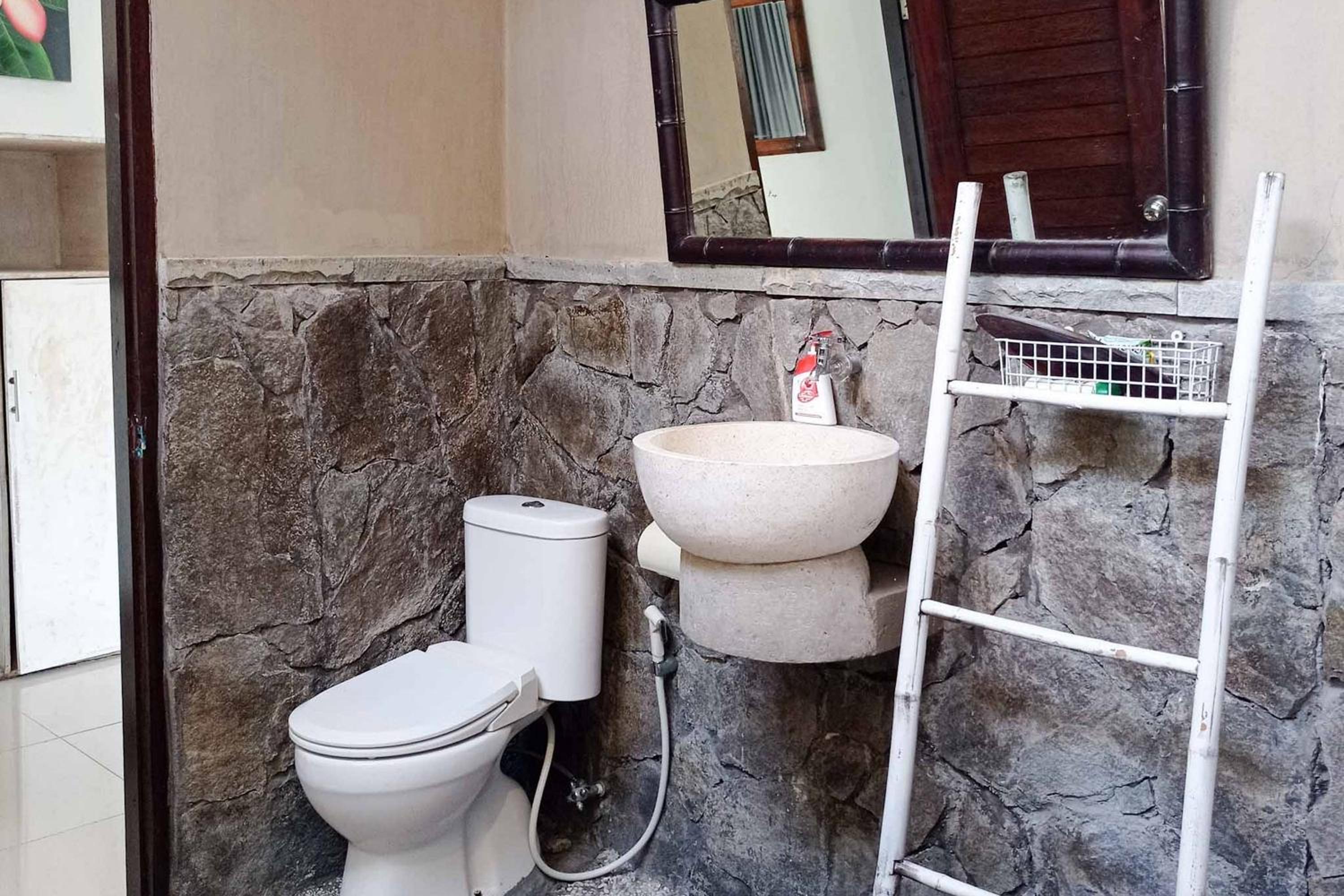 Standard Double Room - Photo 13