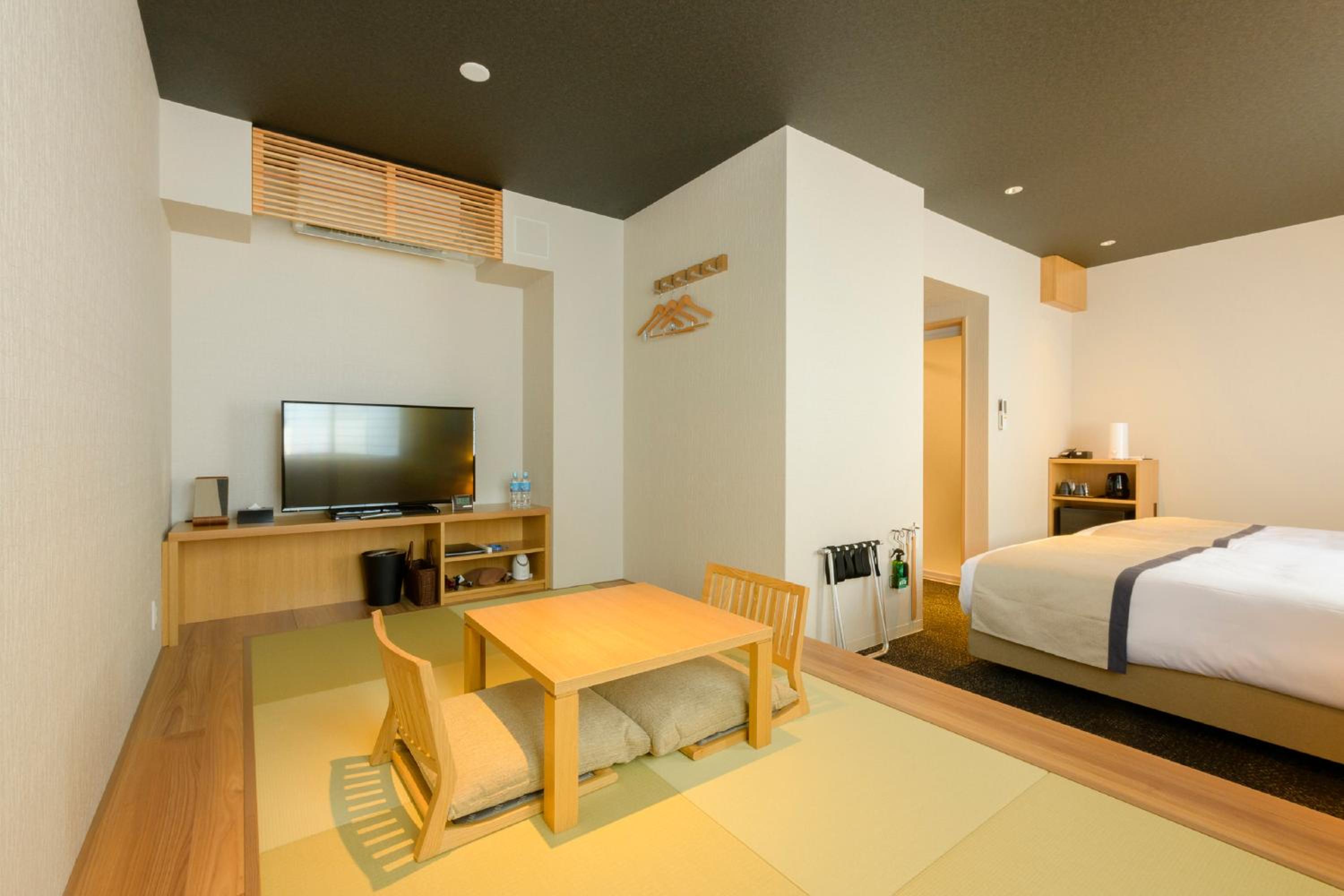 Premium Japanese Modern Twin Room