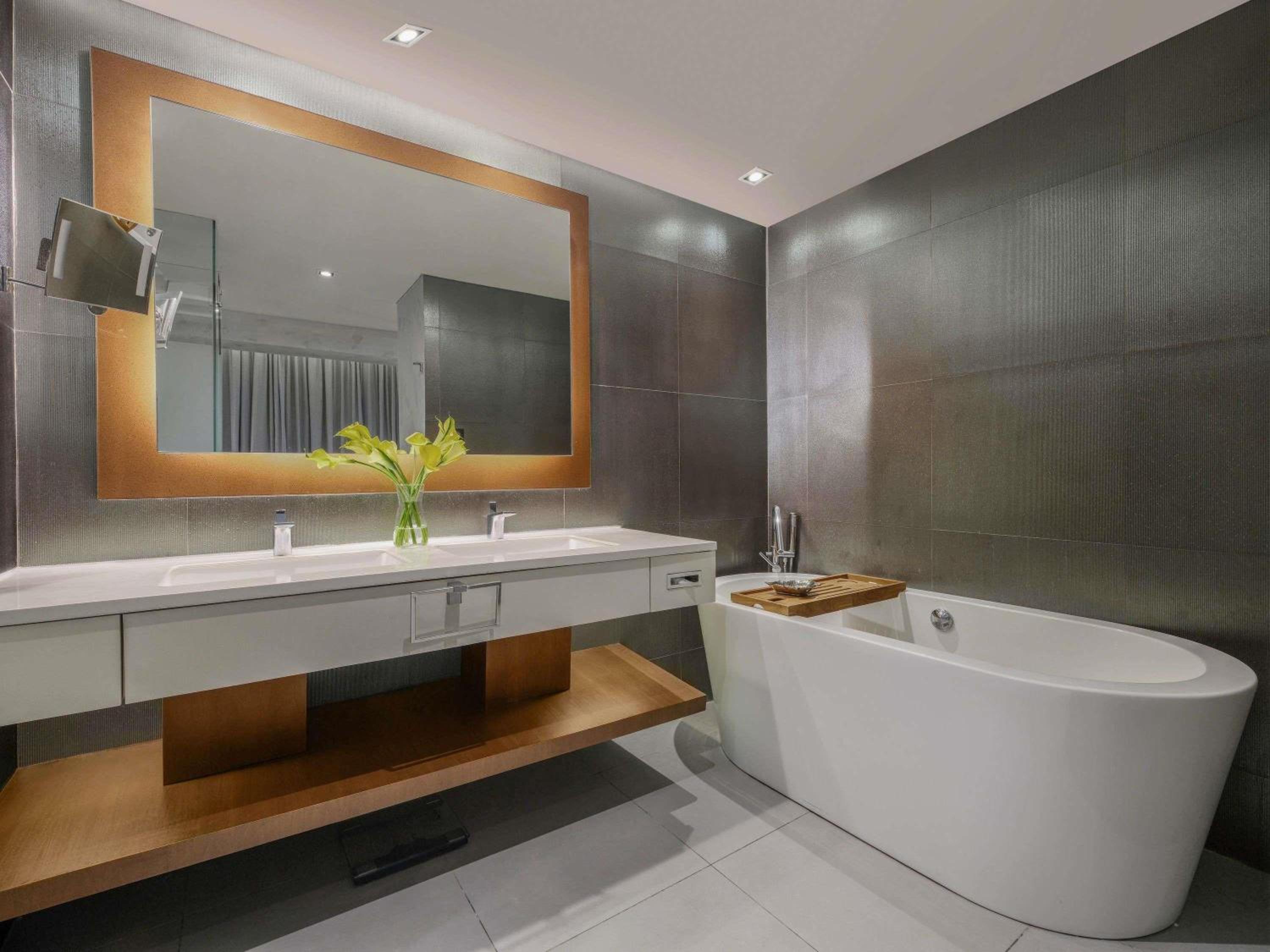 One-Bedroom Pullman Suite Apartment with Central Park View