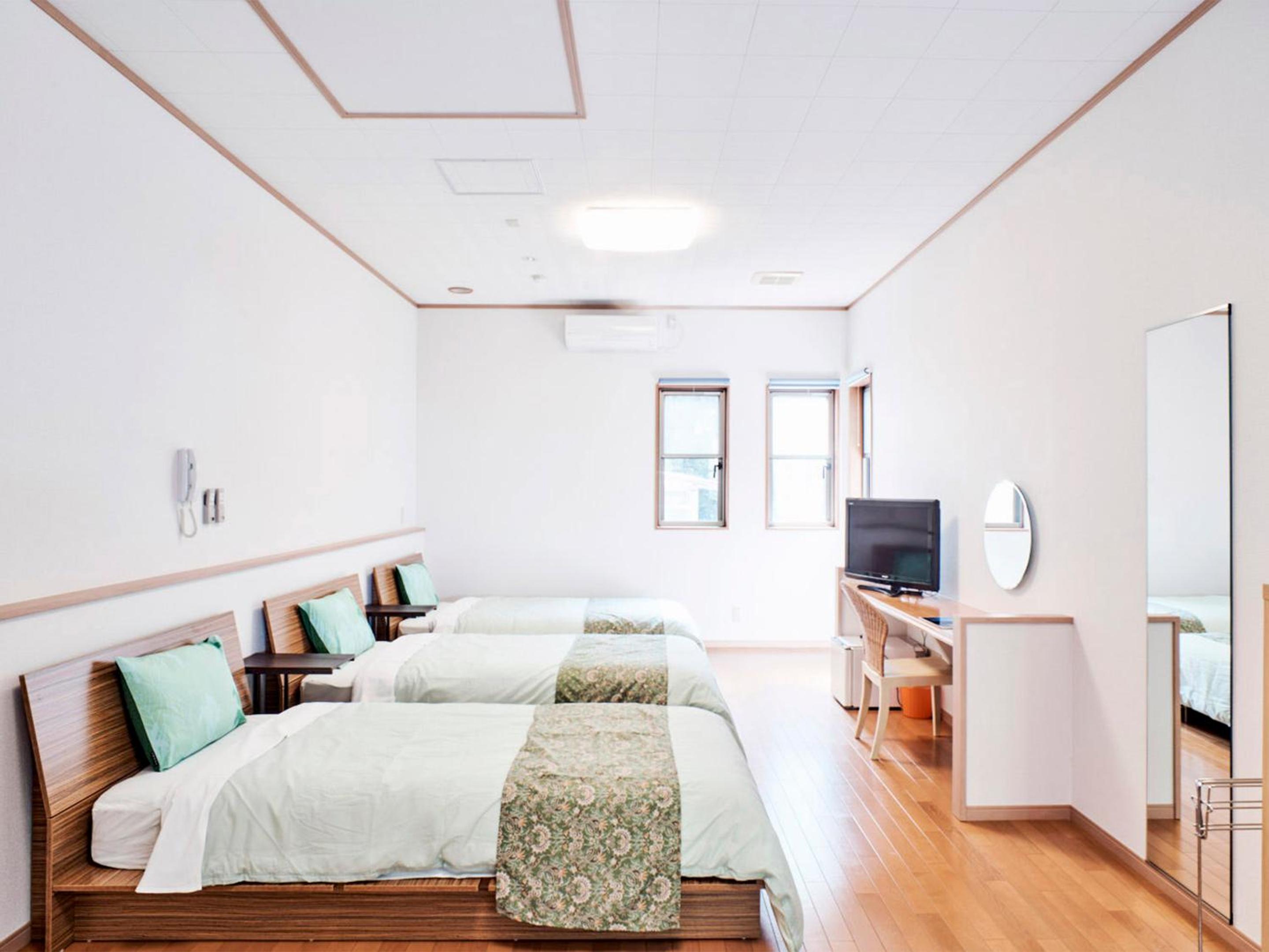 Triple Room with Shared Bathroom photo 1