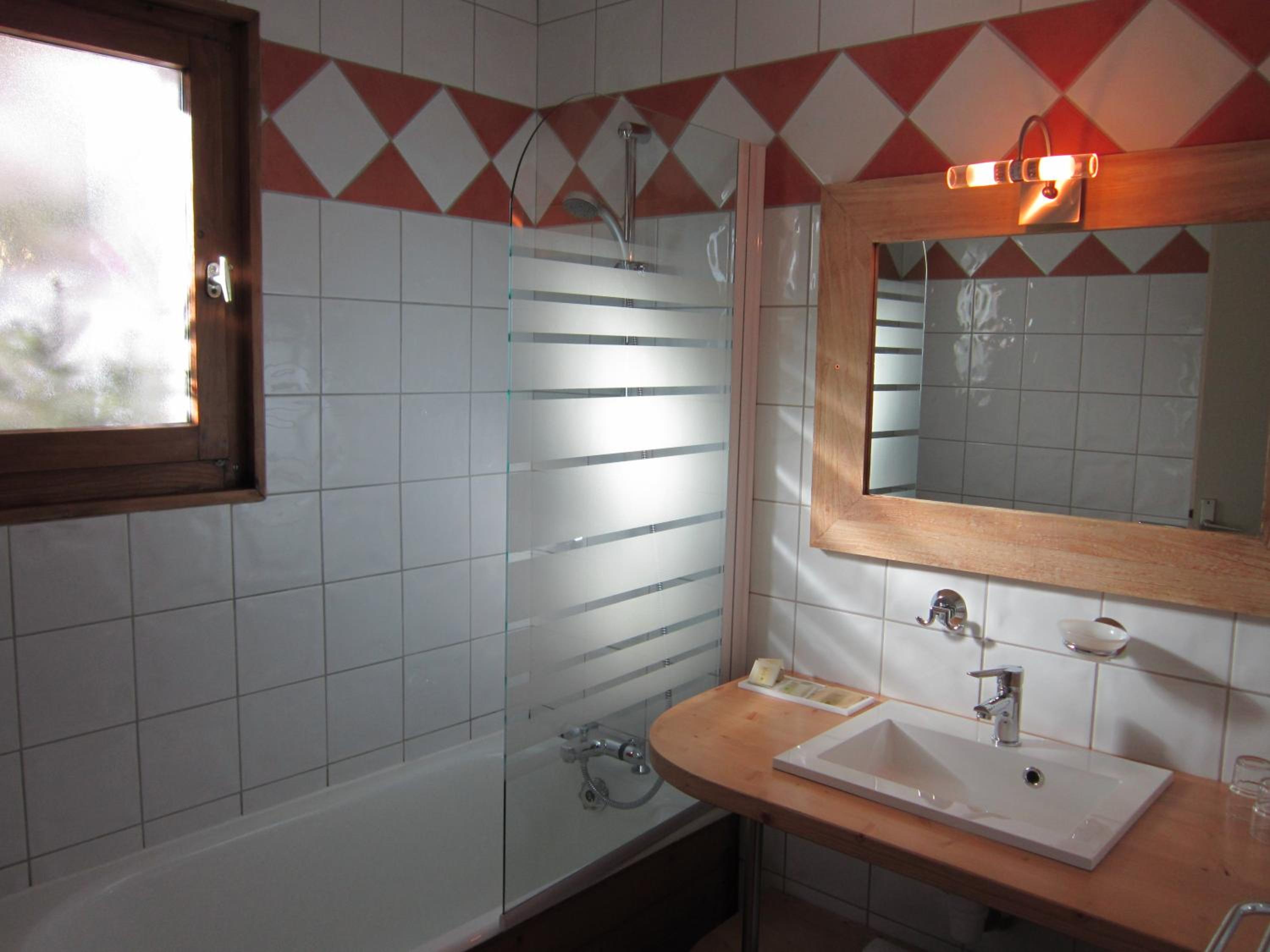 Double or Twin Room - Photo 4