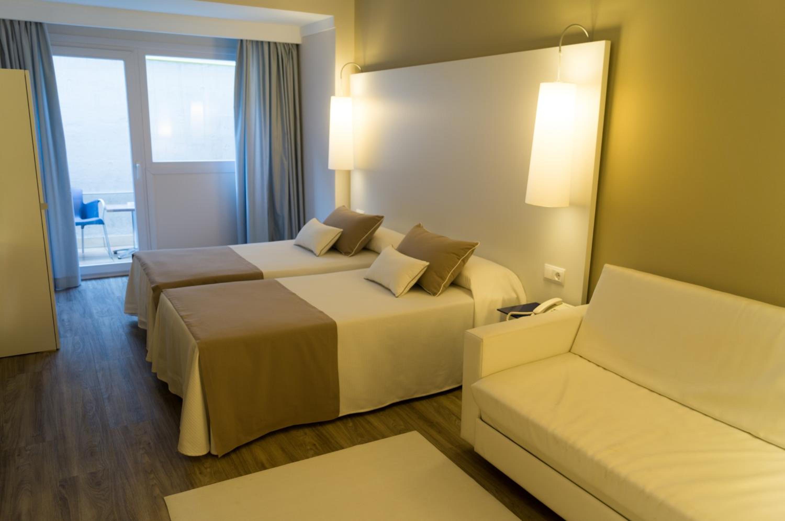 Basic Double or Twin Room - Photo 3