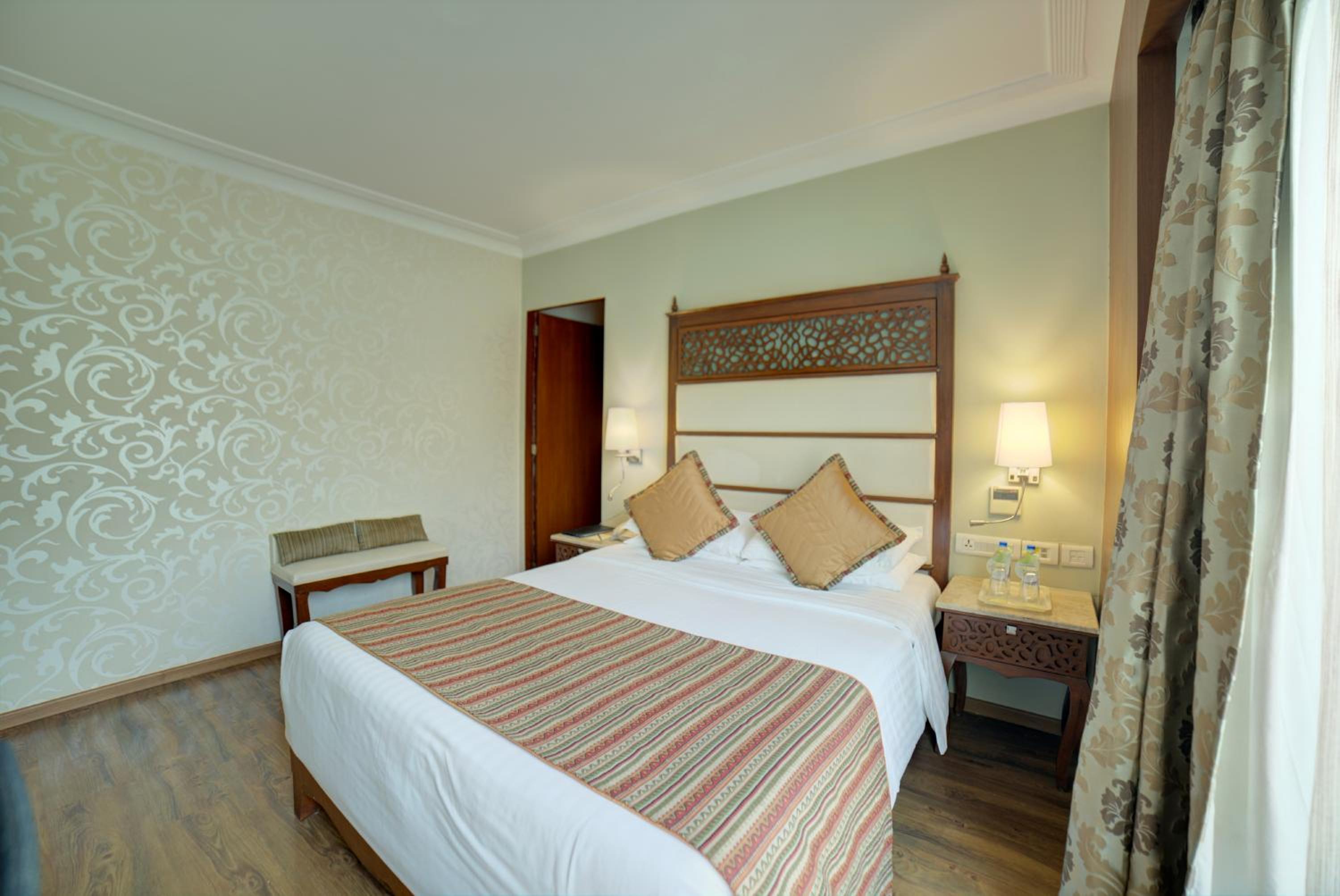 Superior Room - Photo 7
