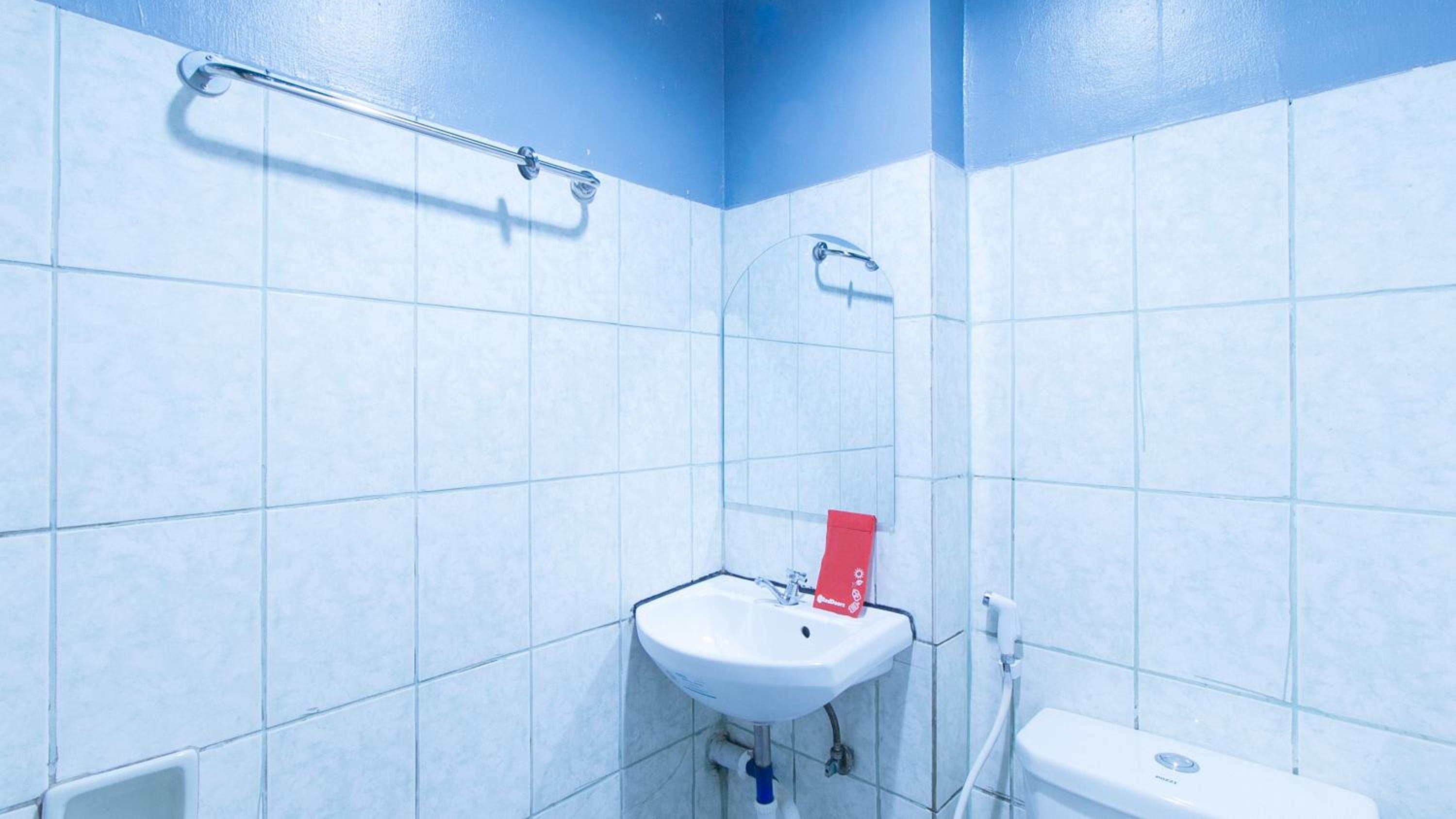 Standard Double Room - Photo 14