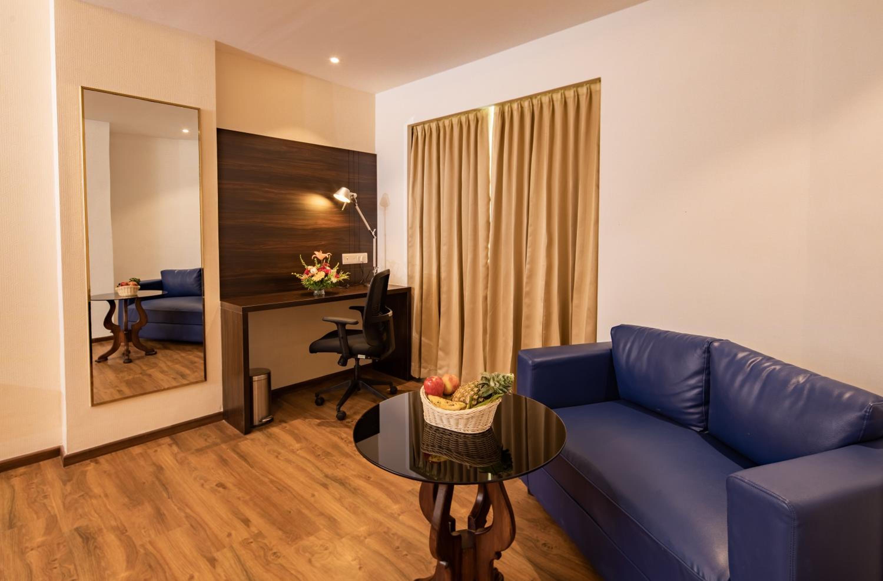 Gold Club Room - Photo 5