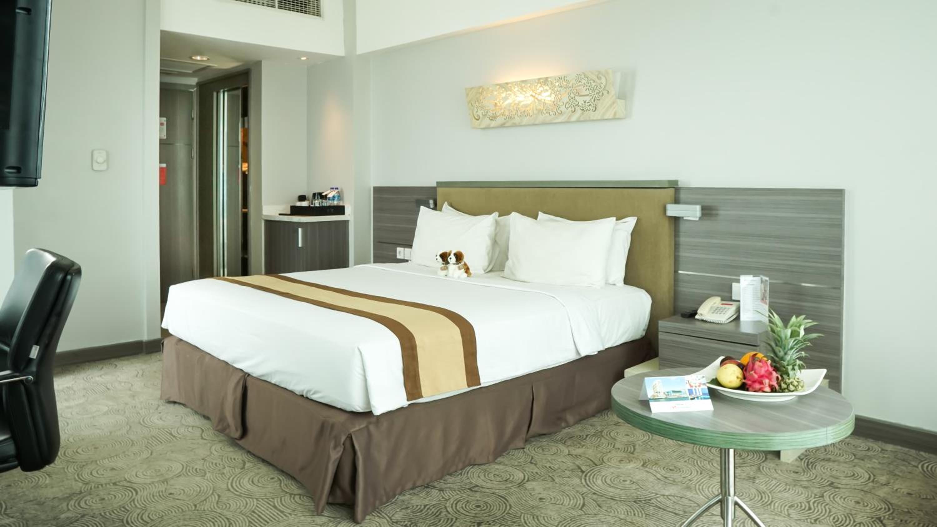 Deluxe Queen Room