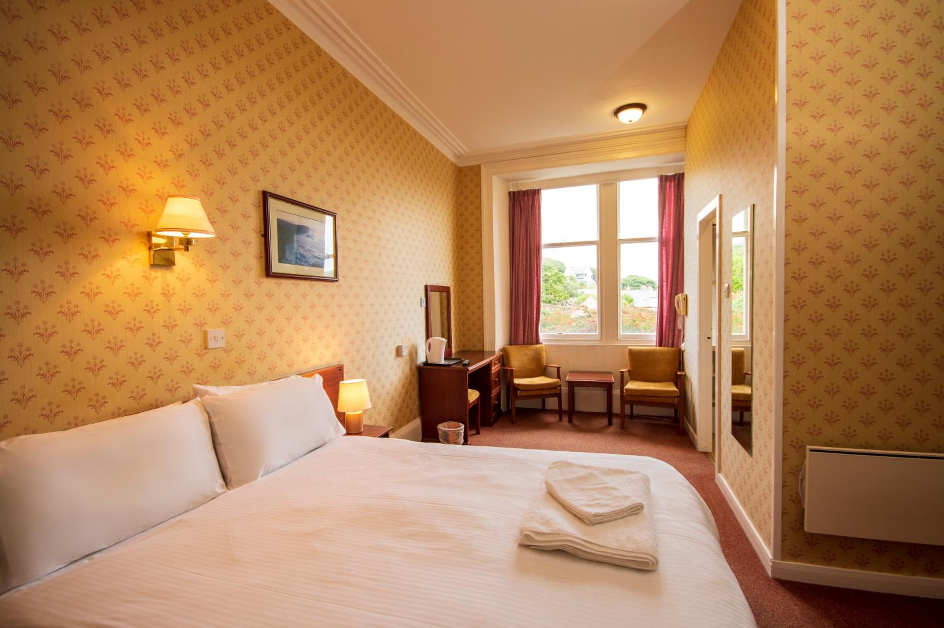 Double Room with Private Bathroom - Photo 1