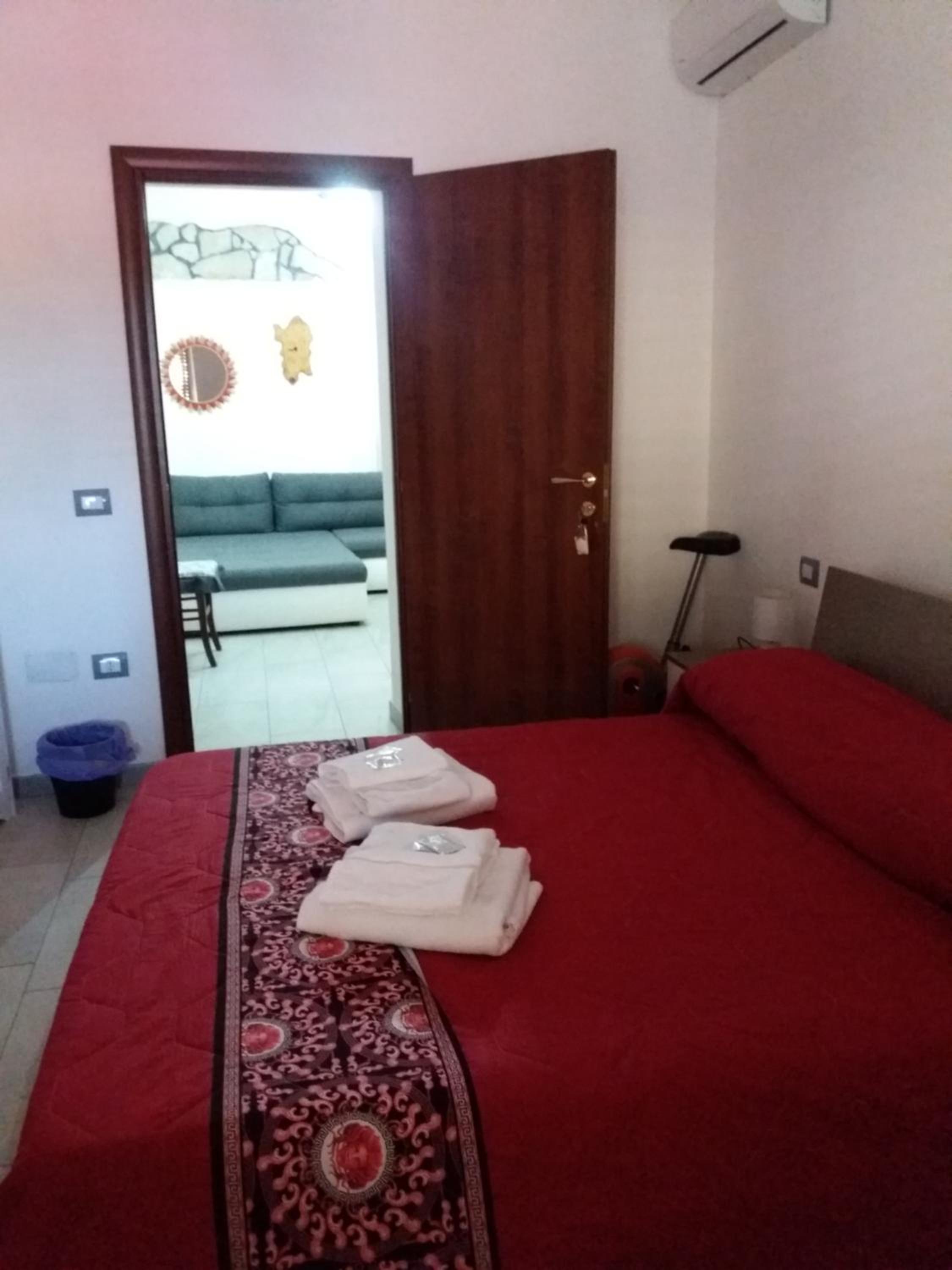Double Room - Photo 5