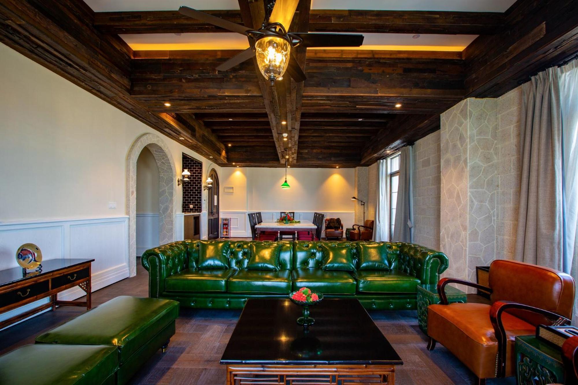 Garden view deluxe suite