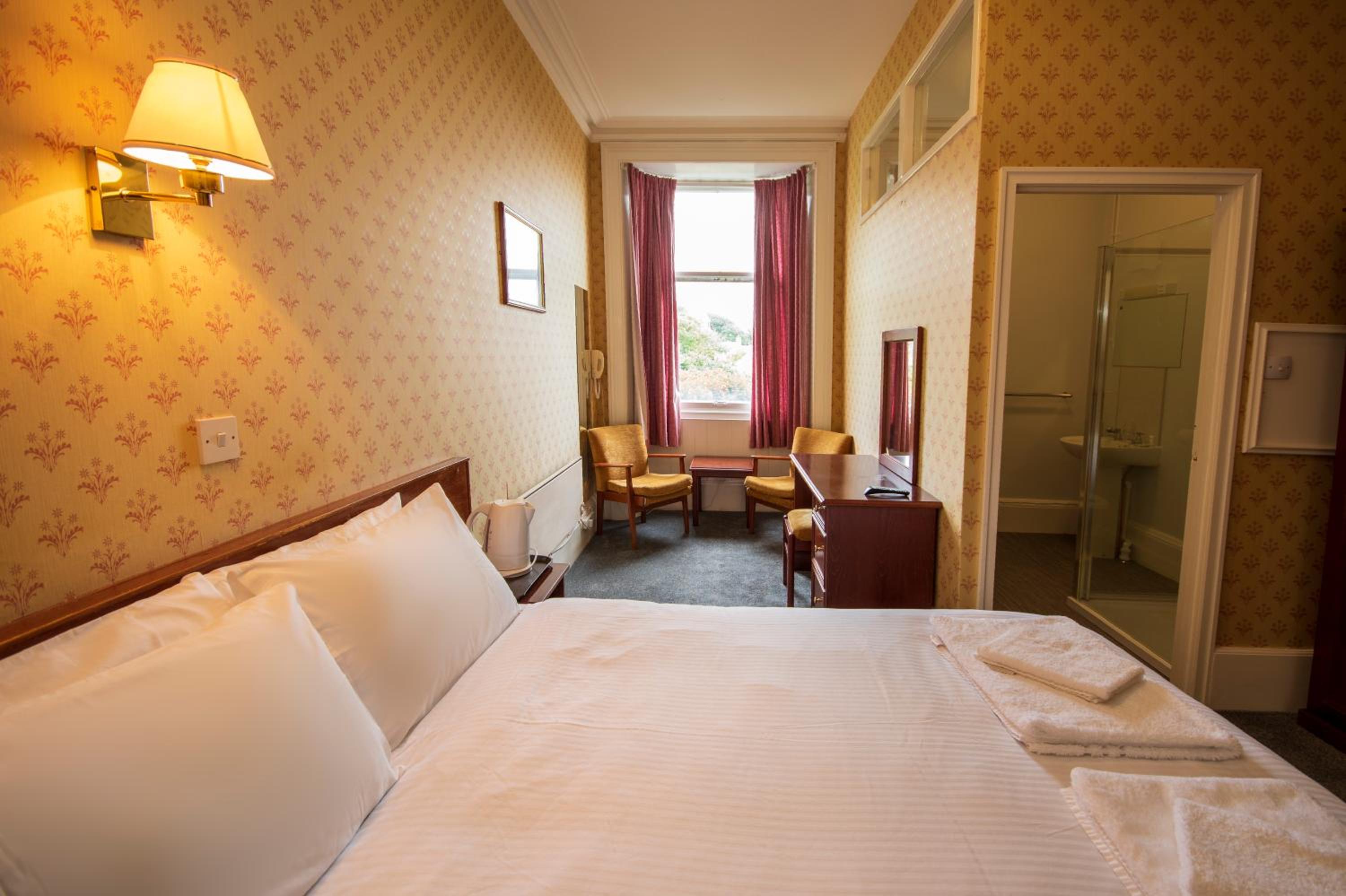 Double Room with Private Bathroom - Photo 7