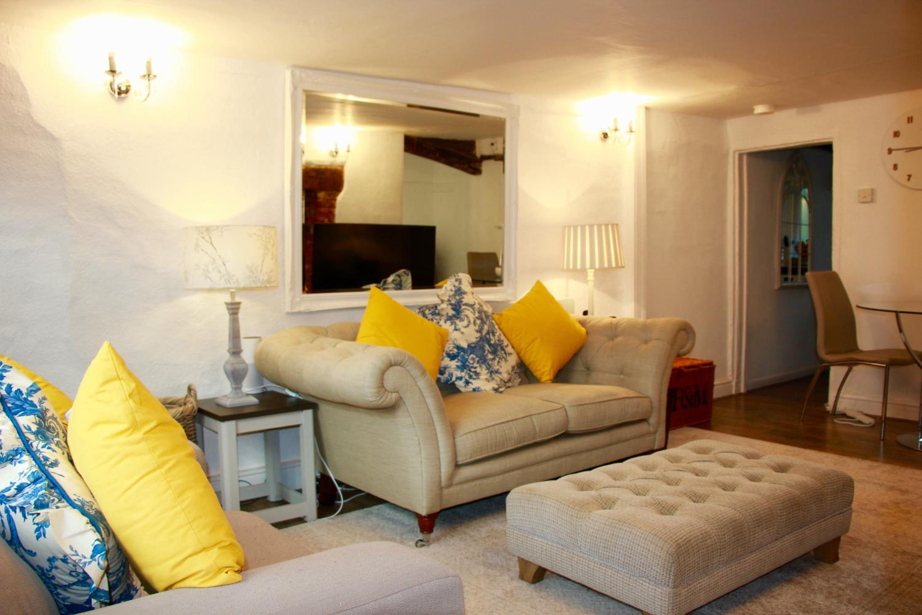 Three-Bedroom House - Photo 9
