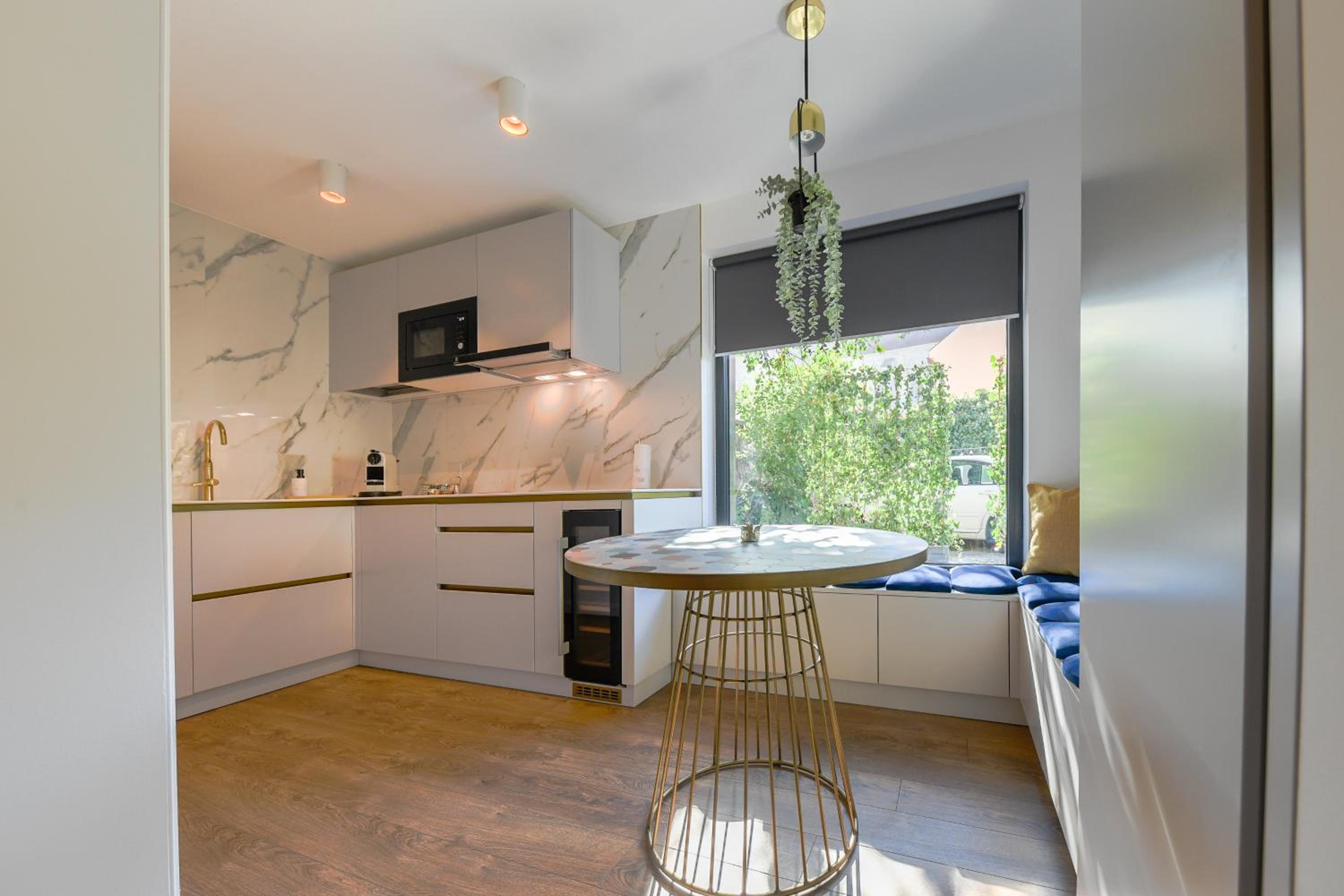 One-Bedroom Apartment - Photo 14