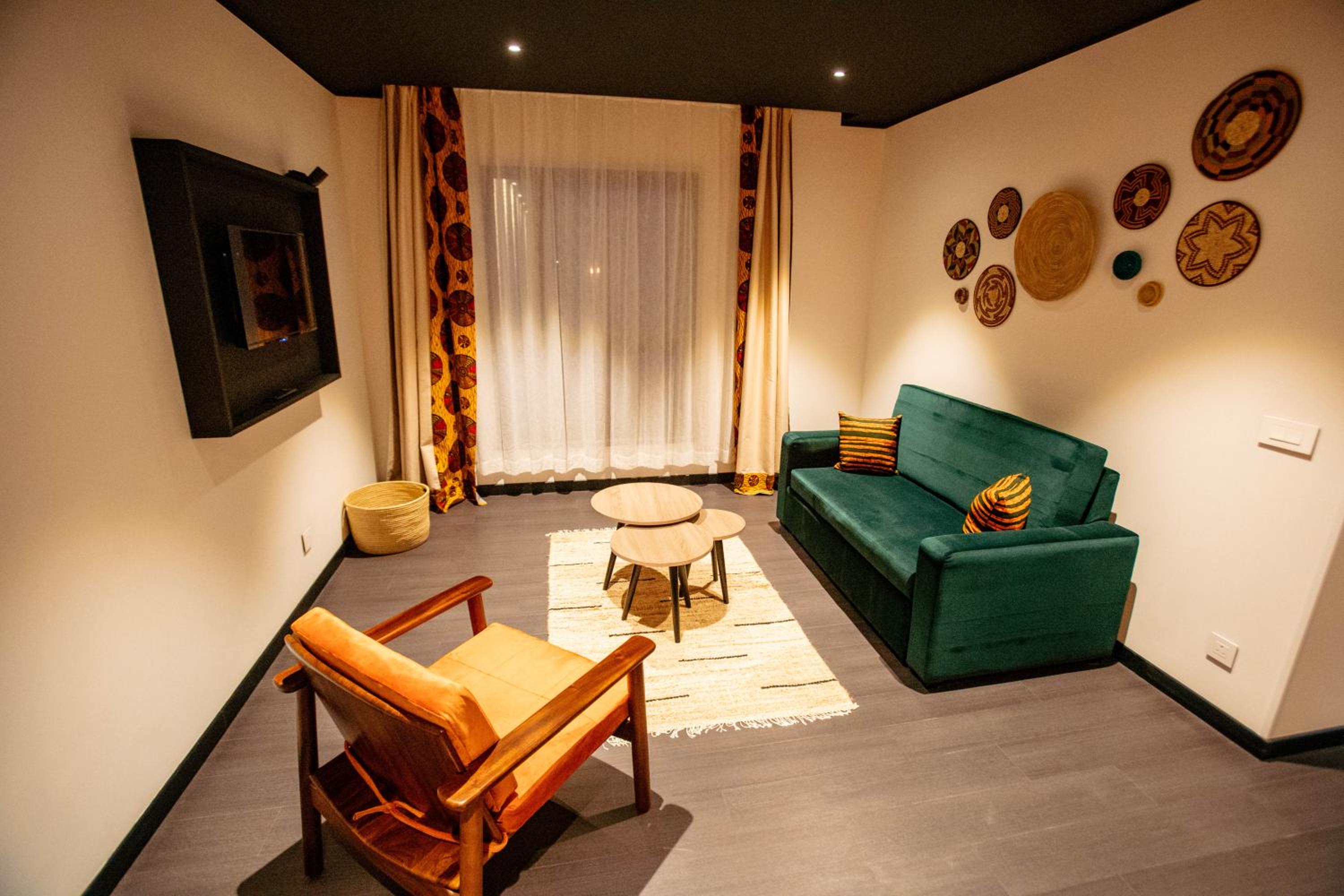 Suite - Photo 6