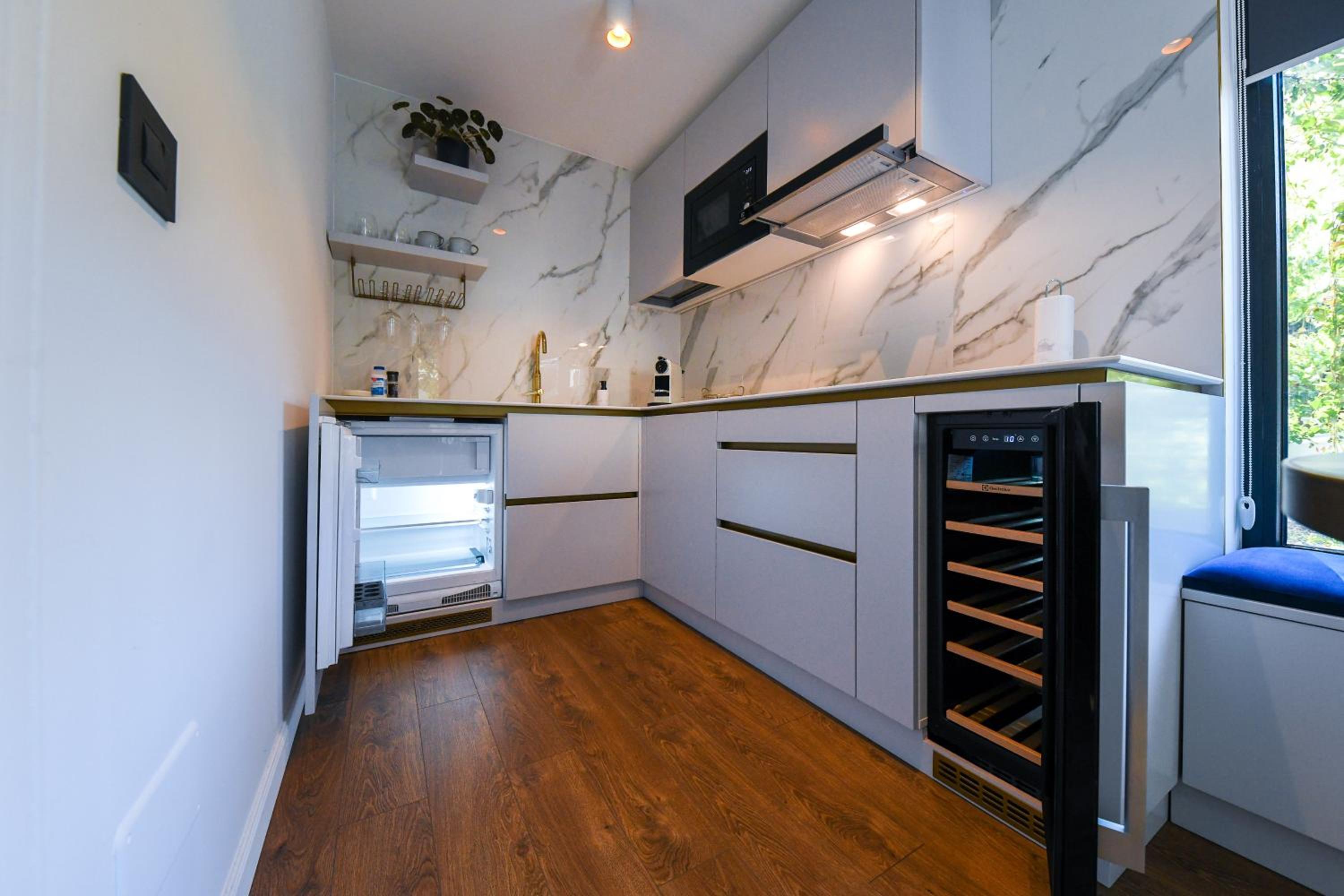 One-Bedroom Apartment - Photo 21